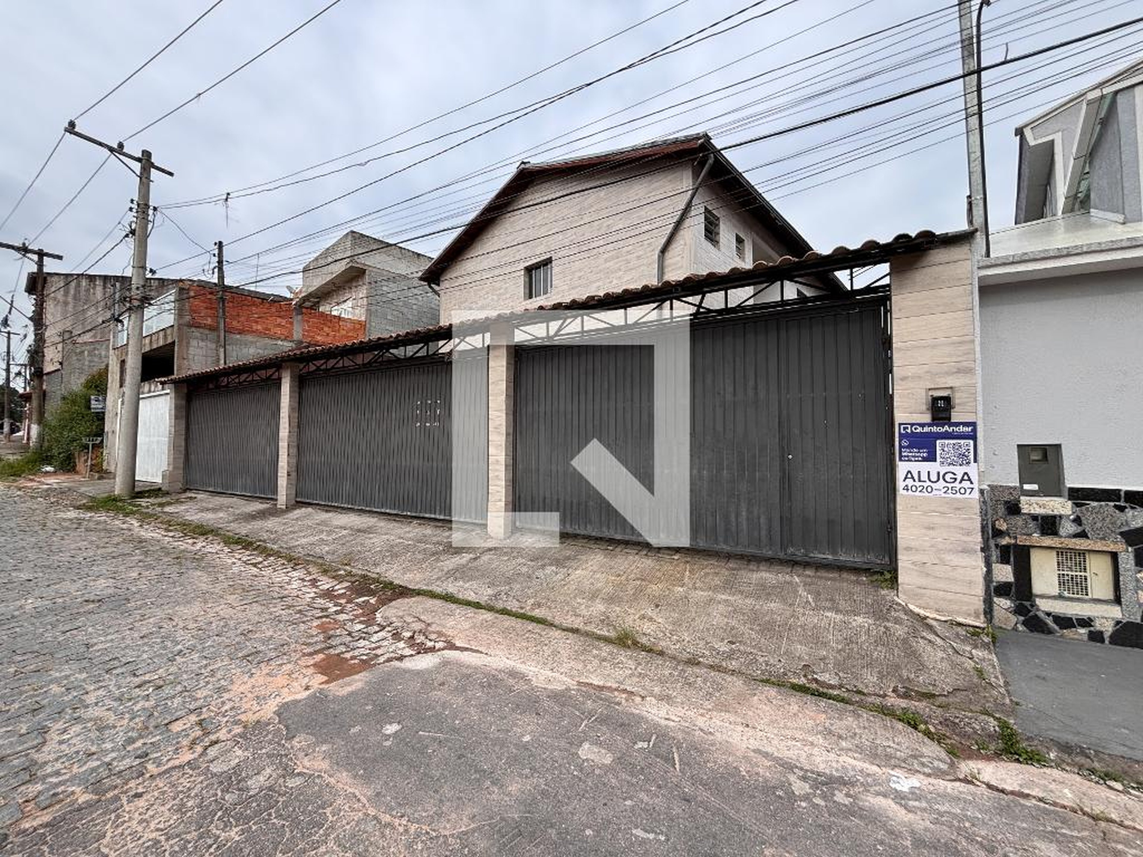 Fachada Condomínio em Rua Tiradentes, 28