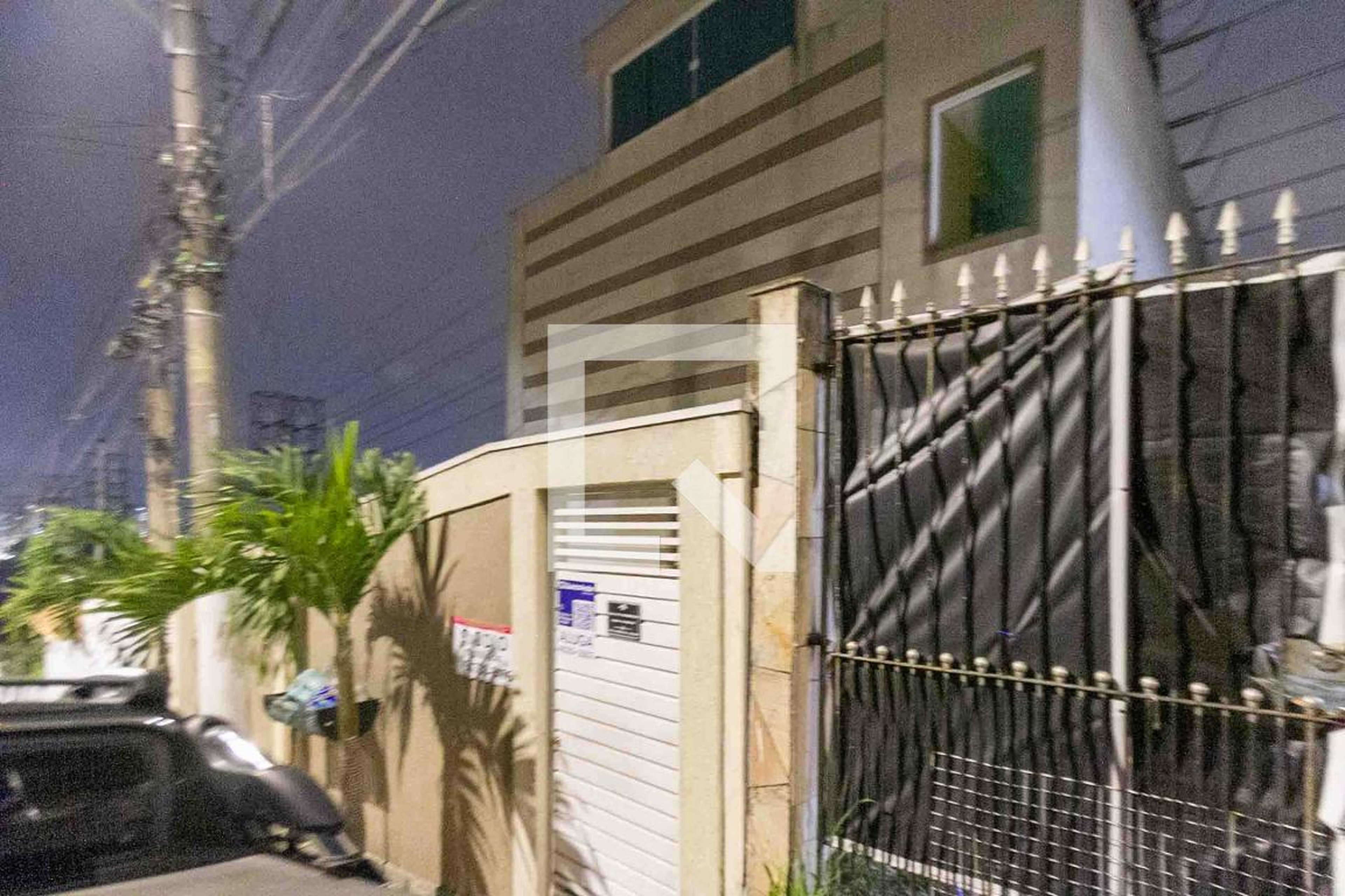 Fachada Condomínio em Rua Mineradora de Diamantina, 106