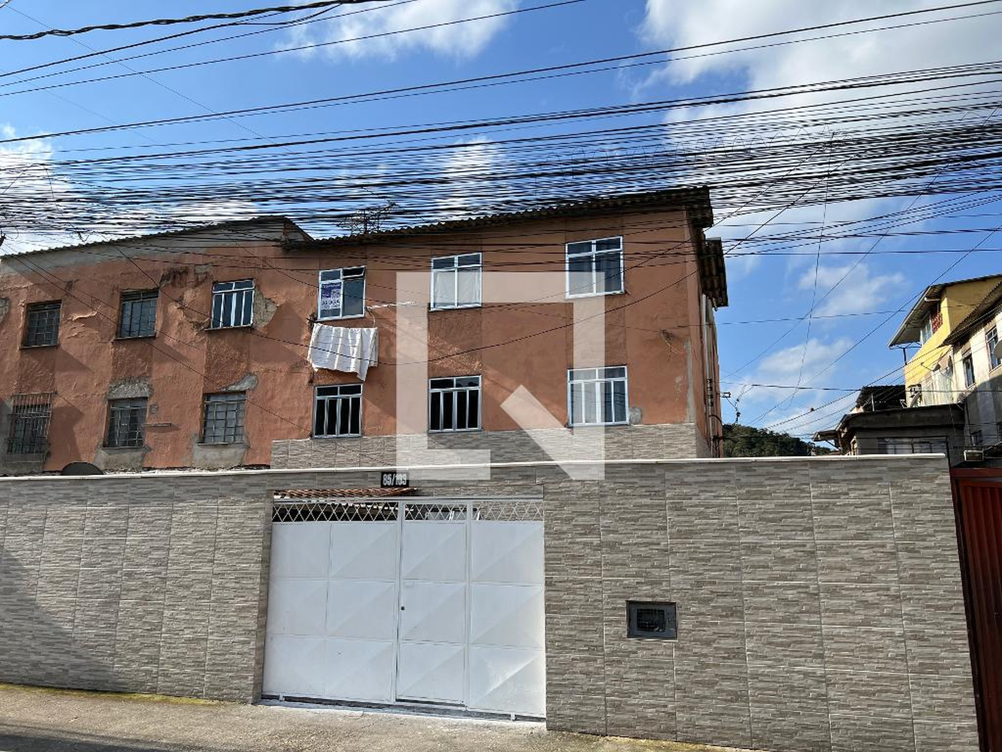Fachada do Prédio Condomínio em Rua Sebastiana Rosa Freitas, 85