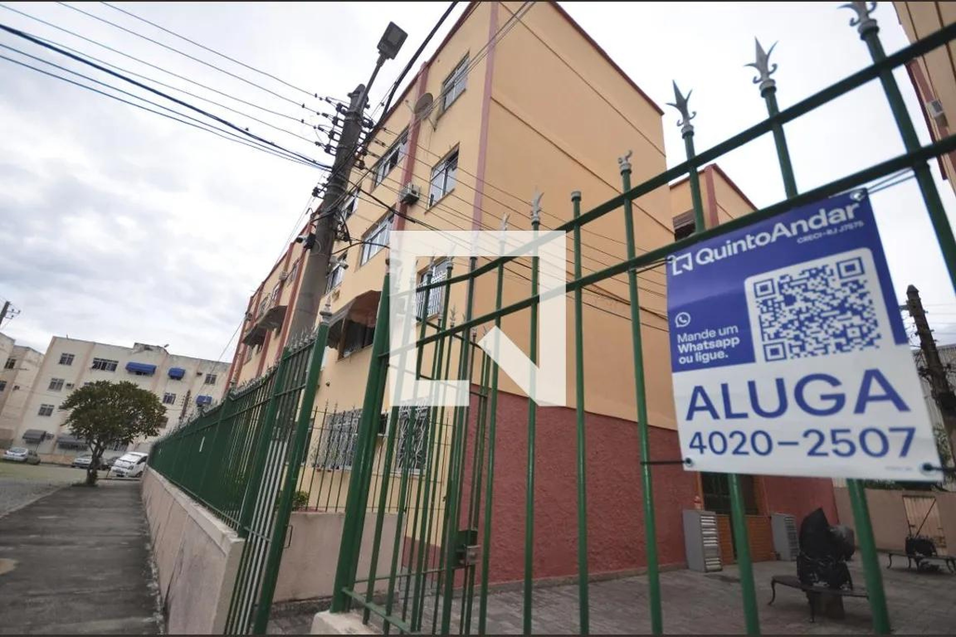 Fachada Condomínio em Rua Nova Cruz, 90