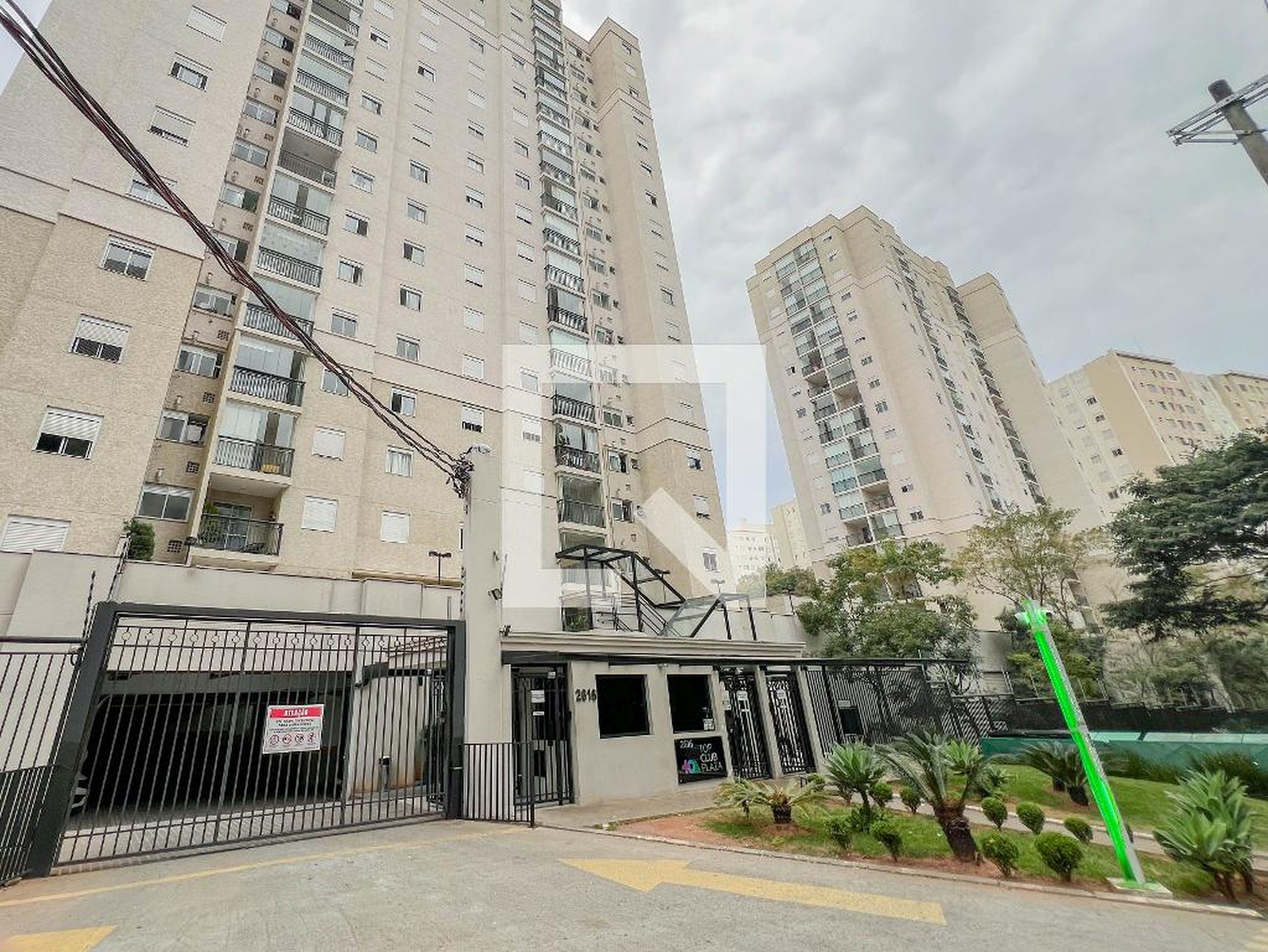 Fachada Condomínio em Rua Eugênio Lorenzetti, 2616