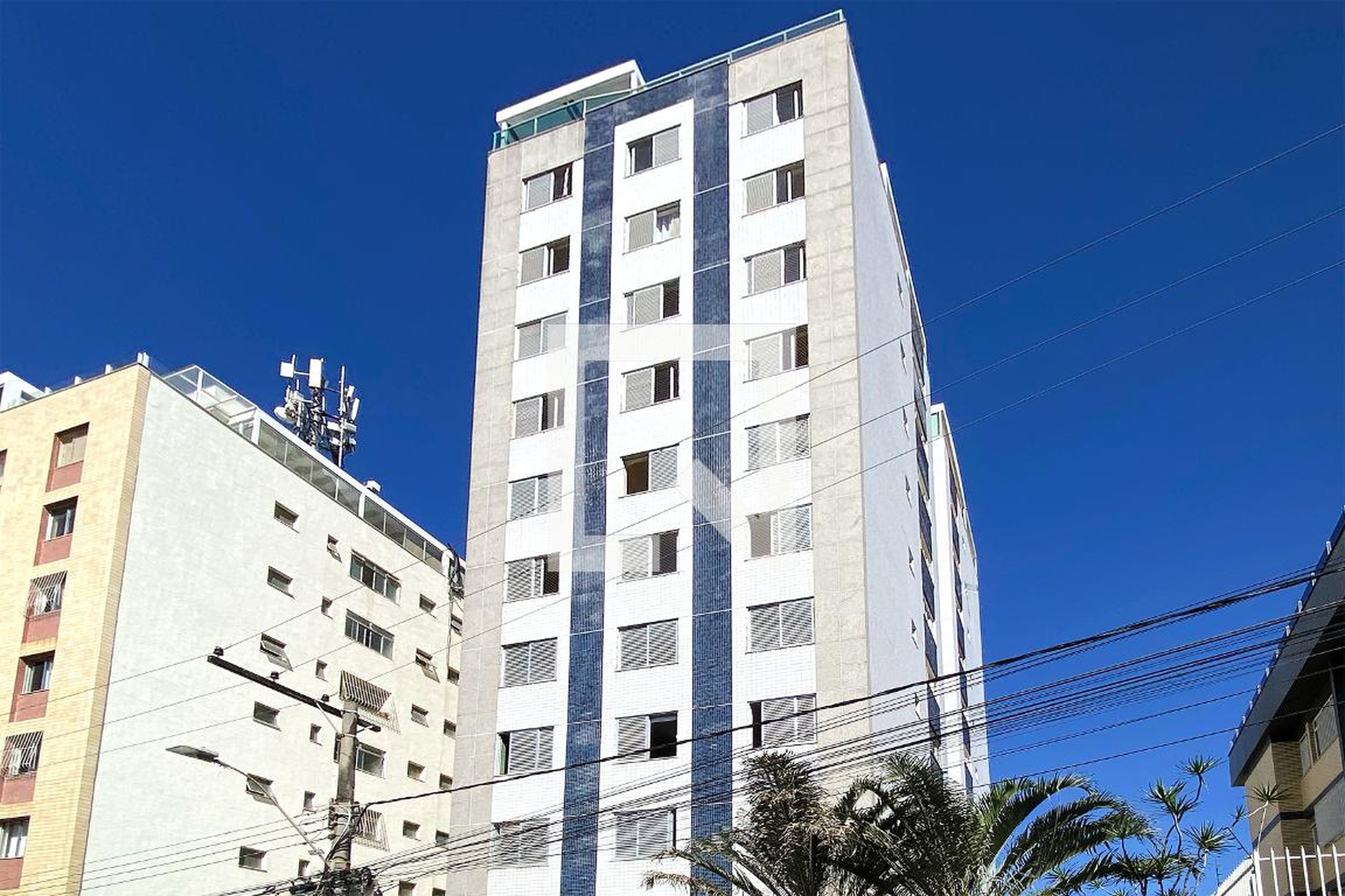 Fachada Condomínio em Rua Aristóteles Caldeira, 1010