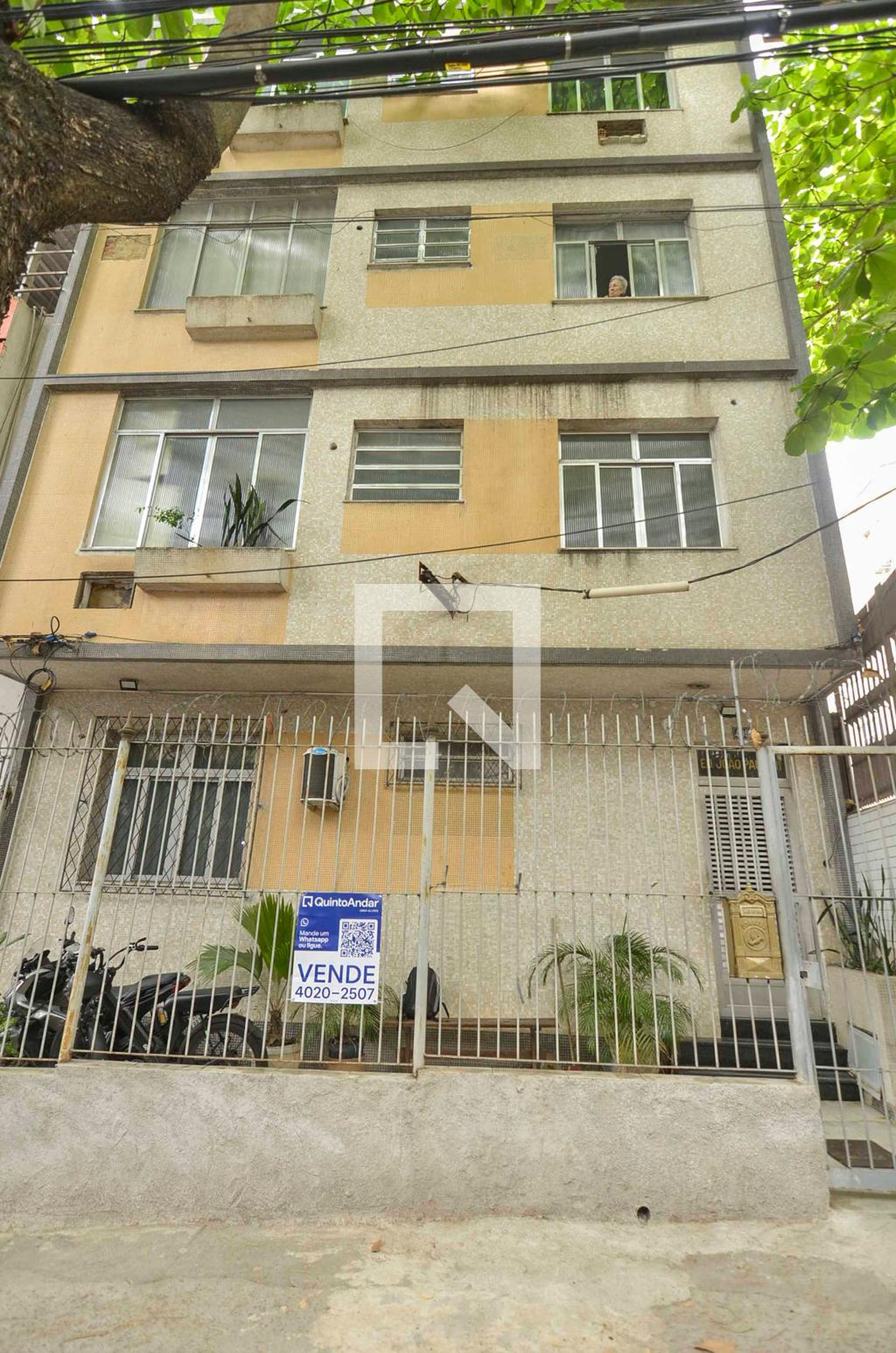 Fachada Condomínio em Rua General Bruce, 409