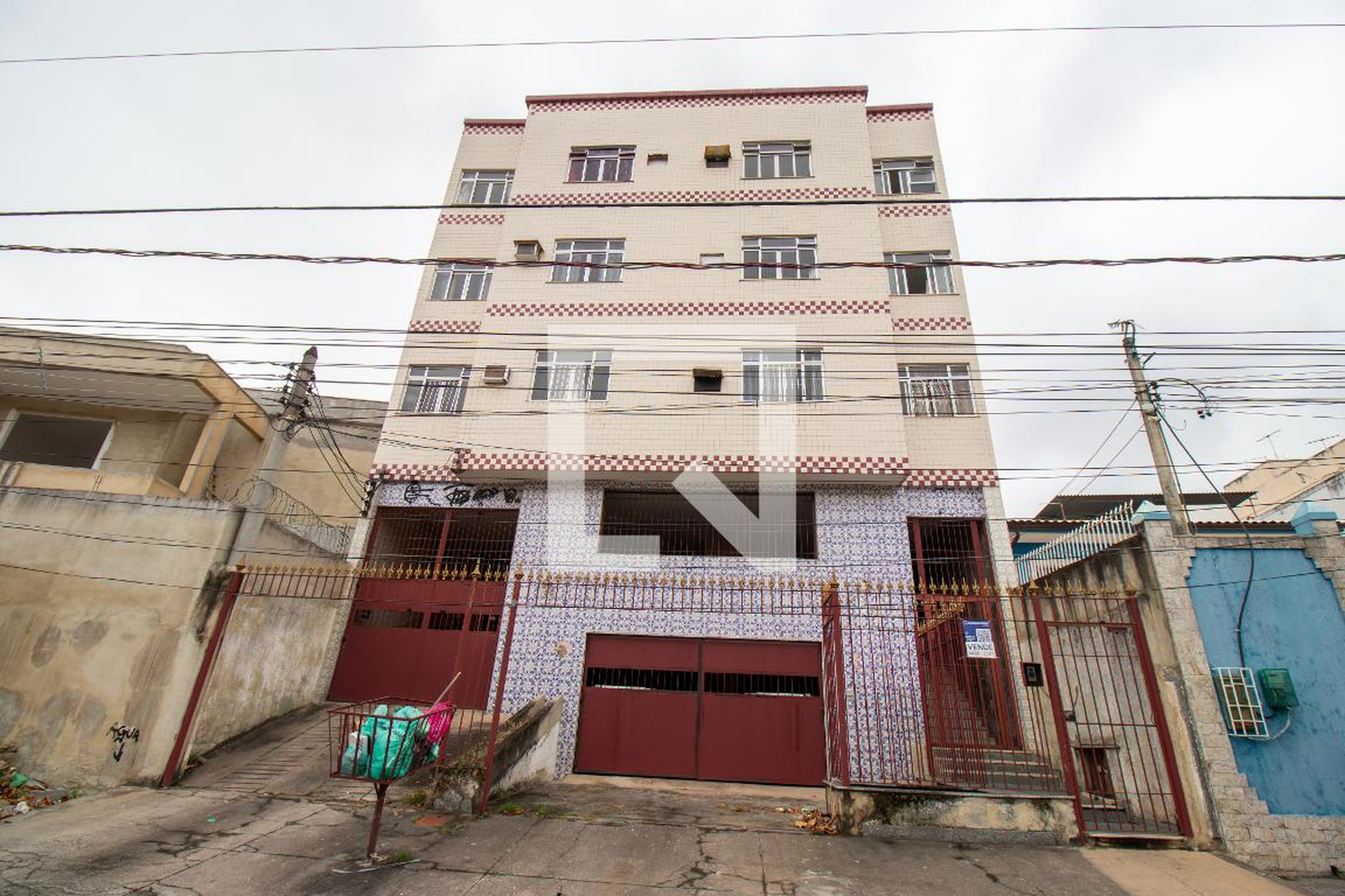 Fachada Condomínio em Rua Arnaldo Addor, 240