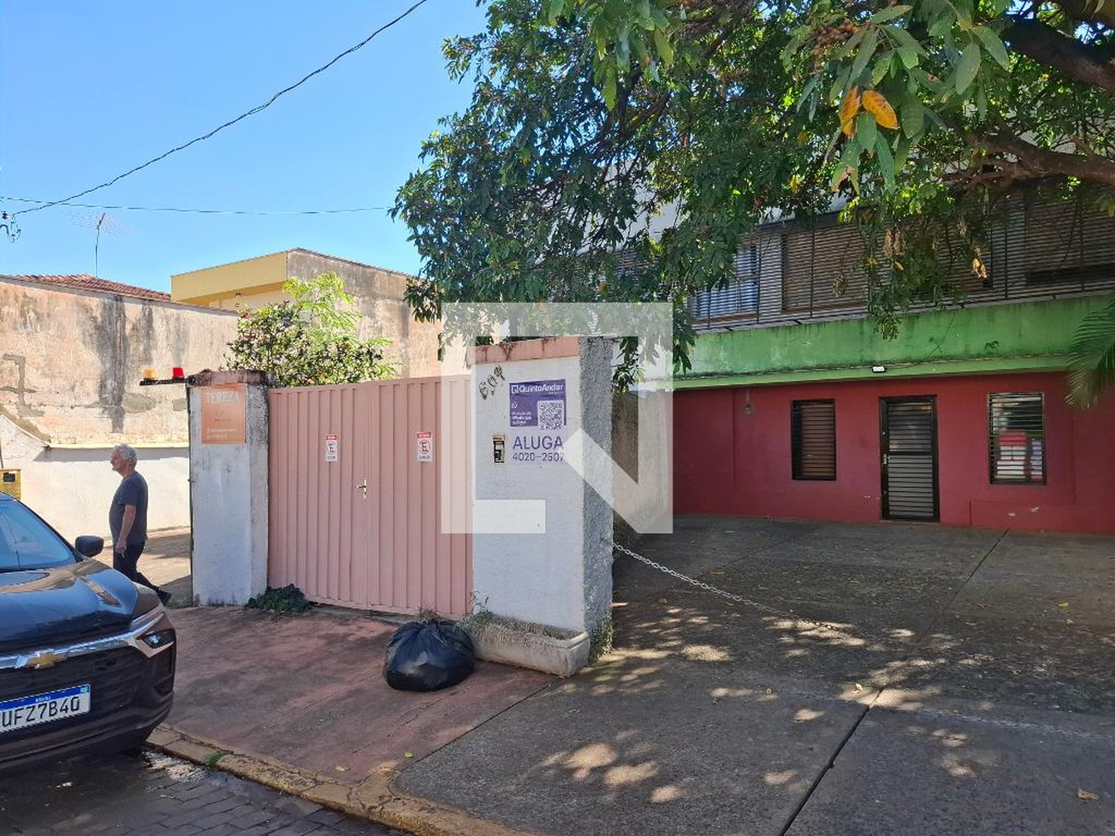 Fachada Condomínio em Rua Altíno Arantes, 607