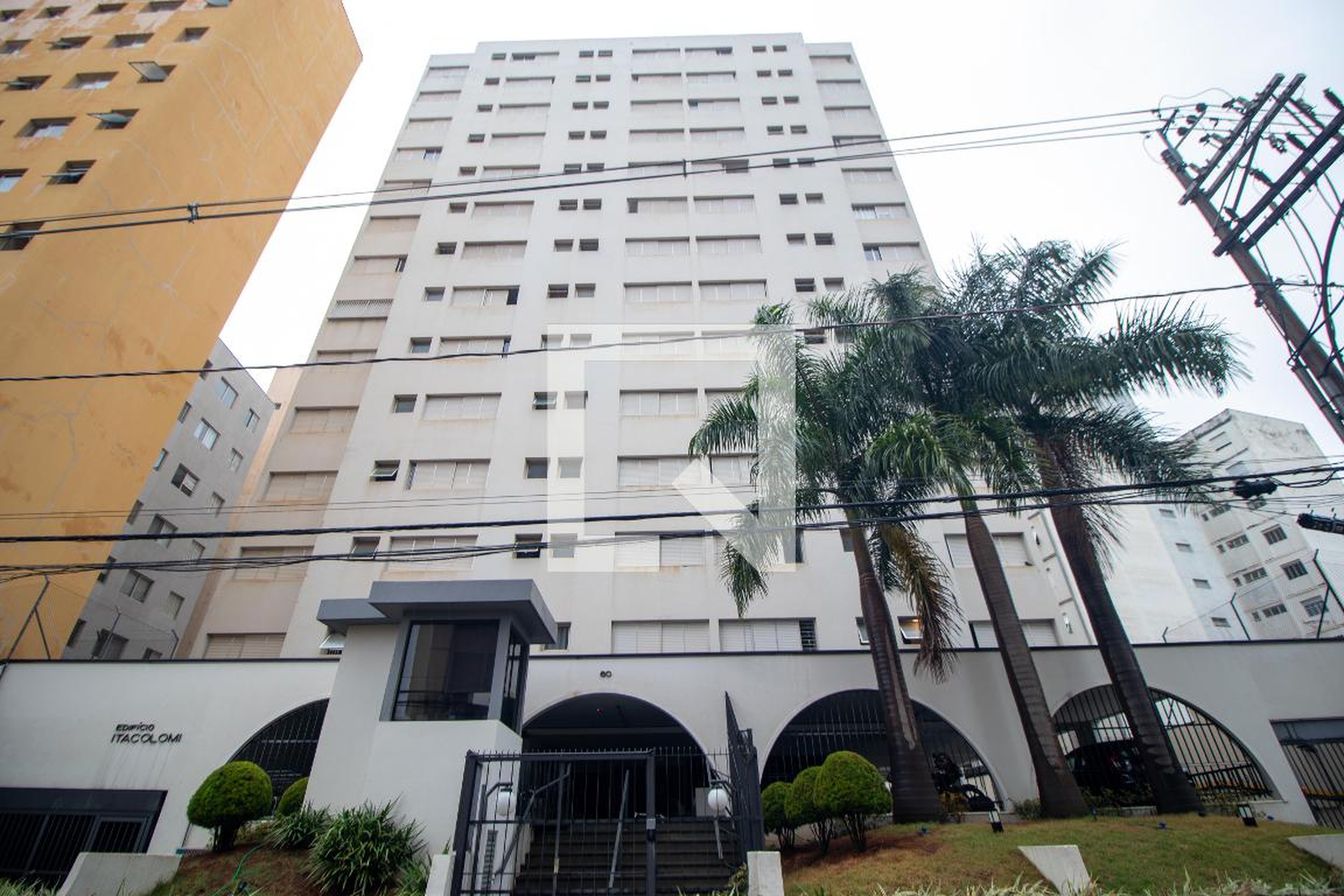 Fachada Condomínio em Rua Quatorze de Dezembro, 80