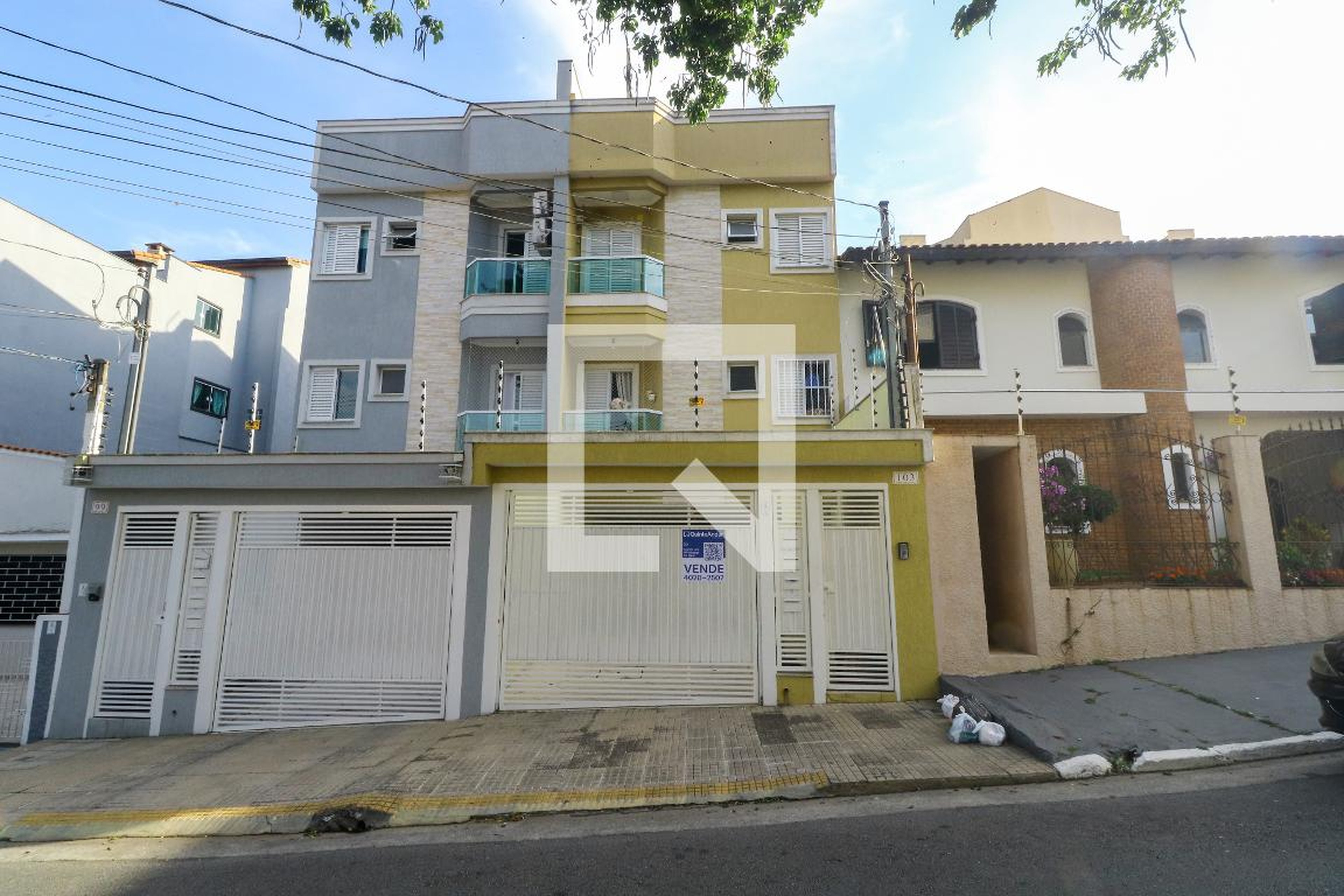 Fachada Condomínio em Rua Alexandria, 103