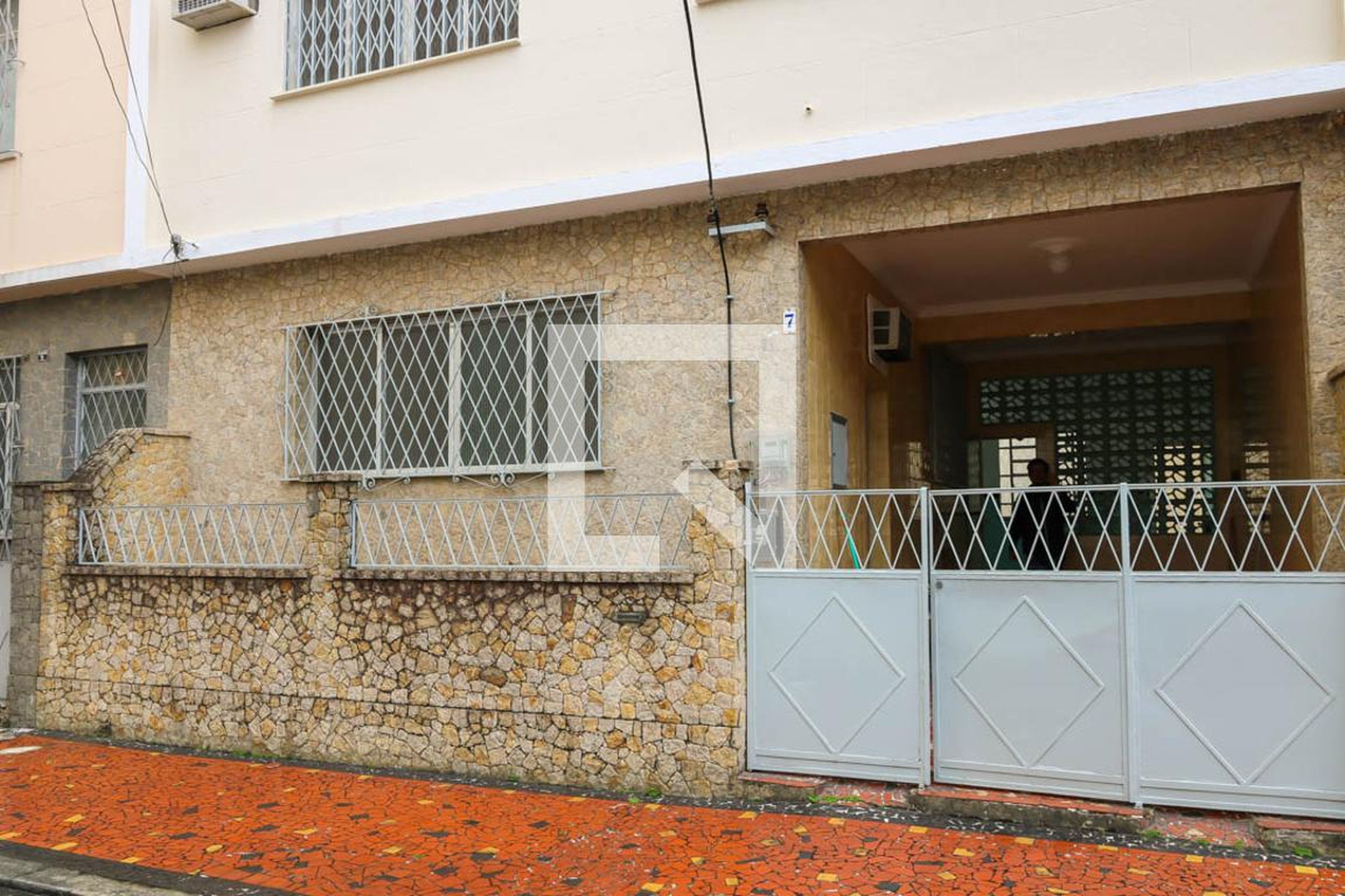 Fachada Condomínio em Rua Pedro de Carvalho, 368