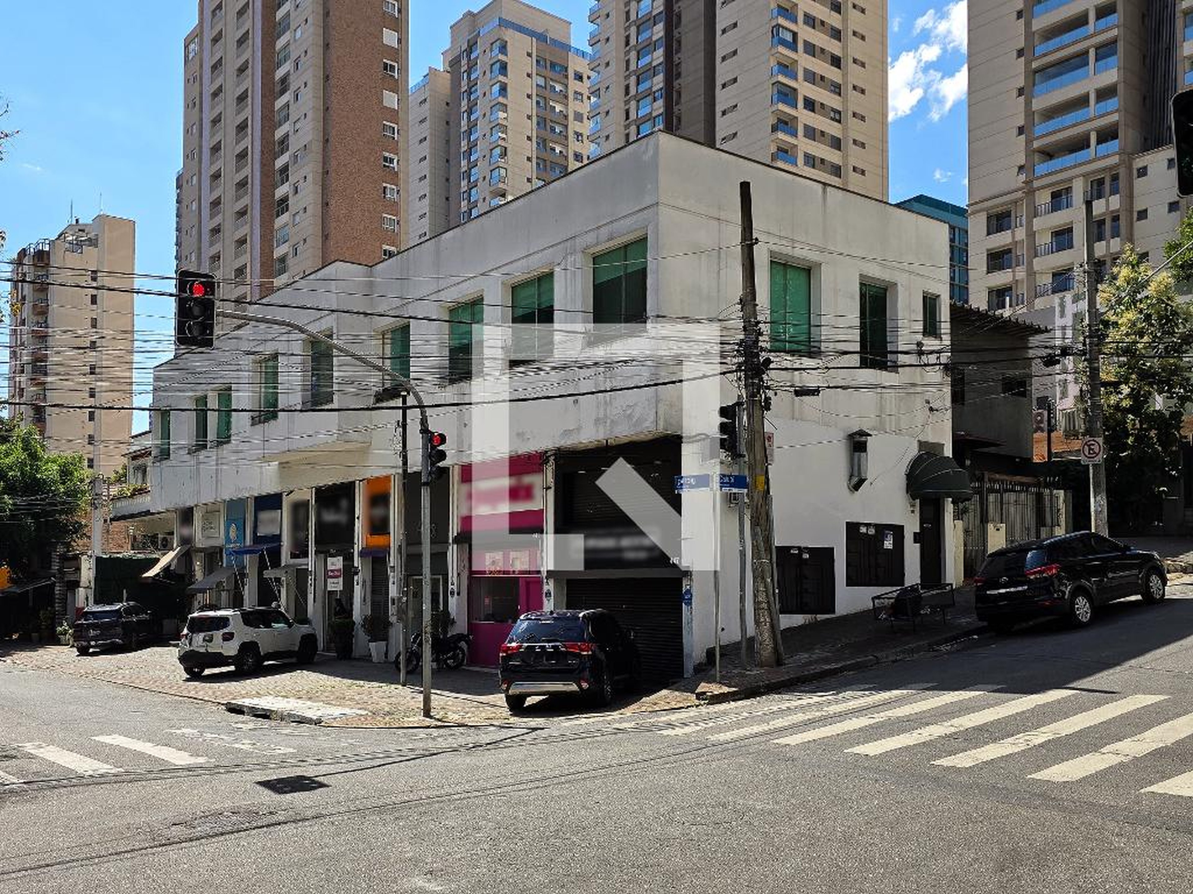 Fachada Condomínio em Rua Caiubí, 1014