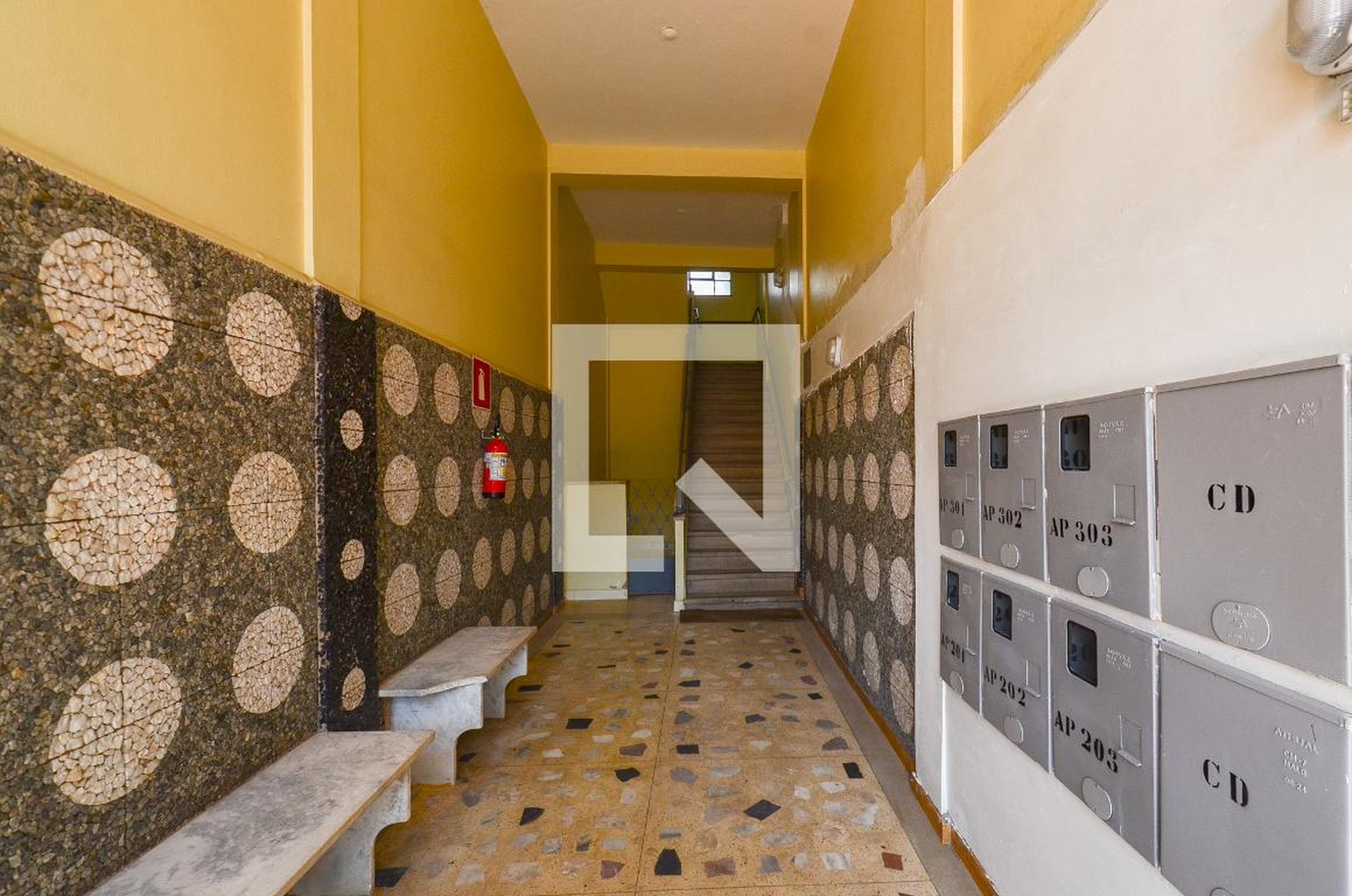 Hall de Entrada Condomínio em Rua Passa Tempo, 567