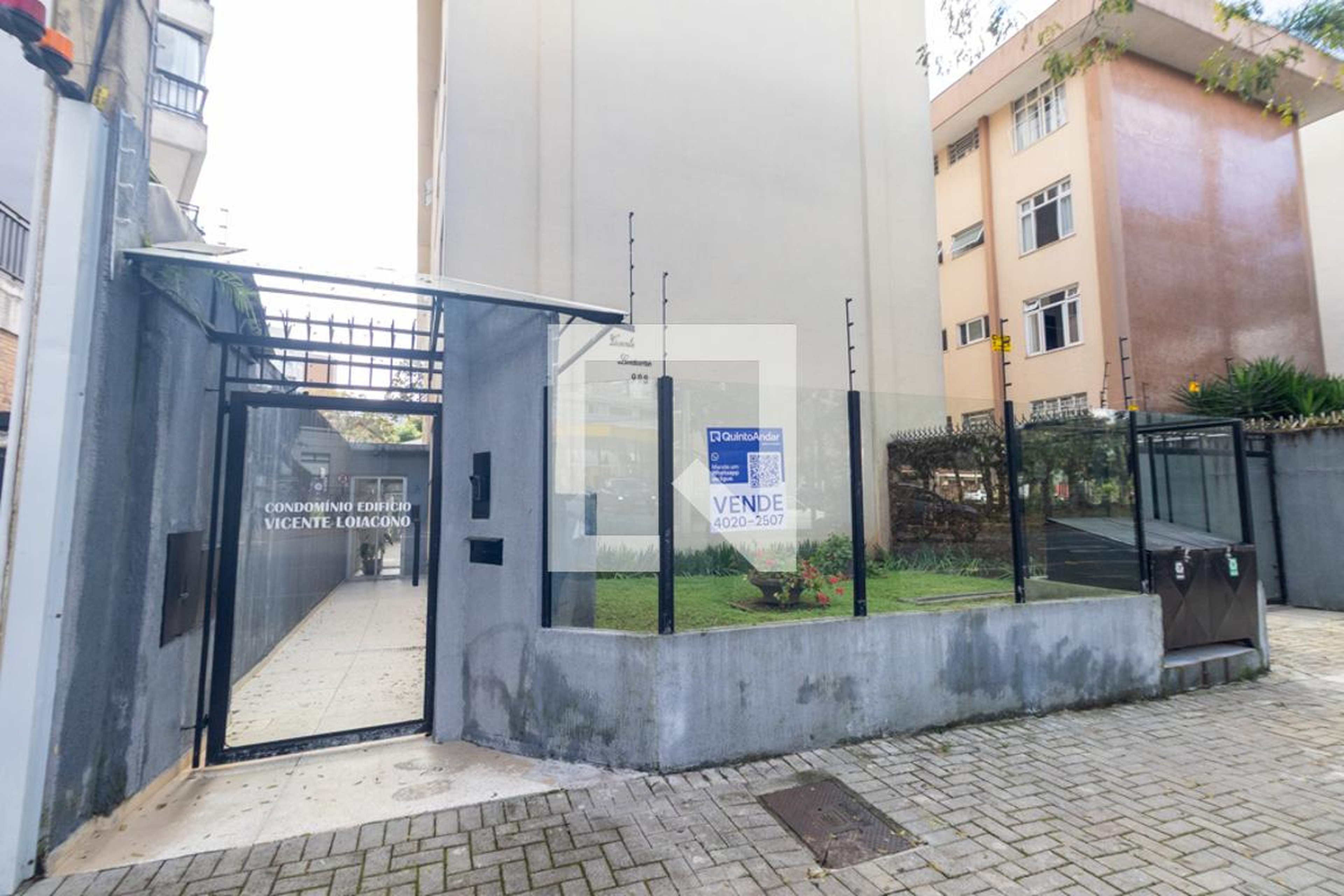 Fachada do Prédio Condomínio em Avenida dos Estados, 998