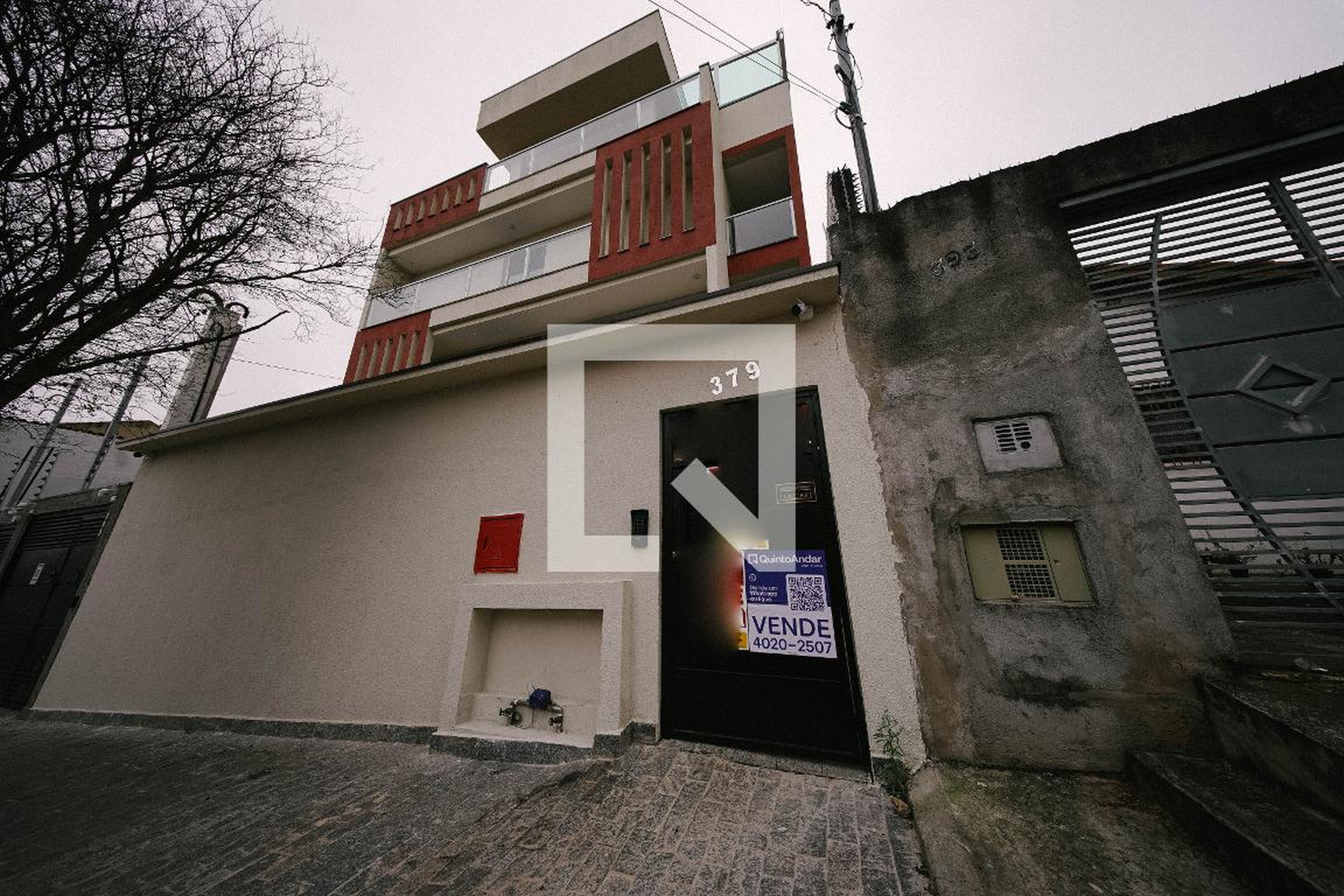 Fachada Condomínio em Rua Fábio José Bezerra, 379