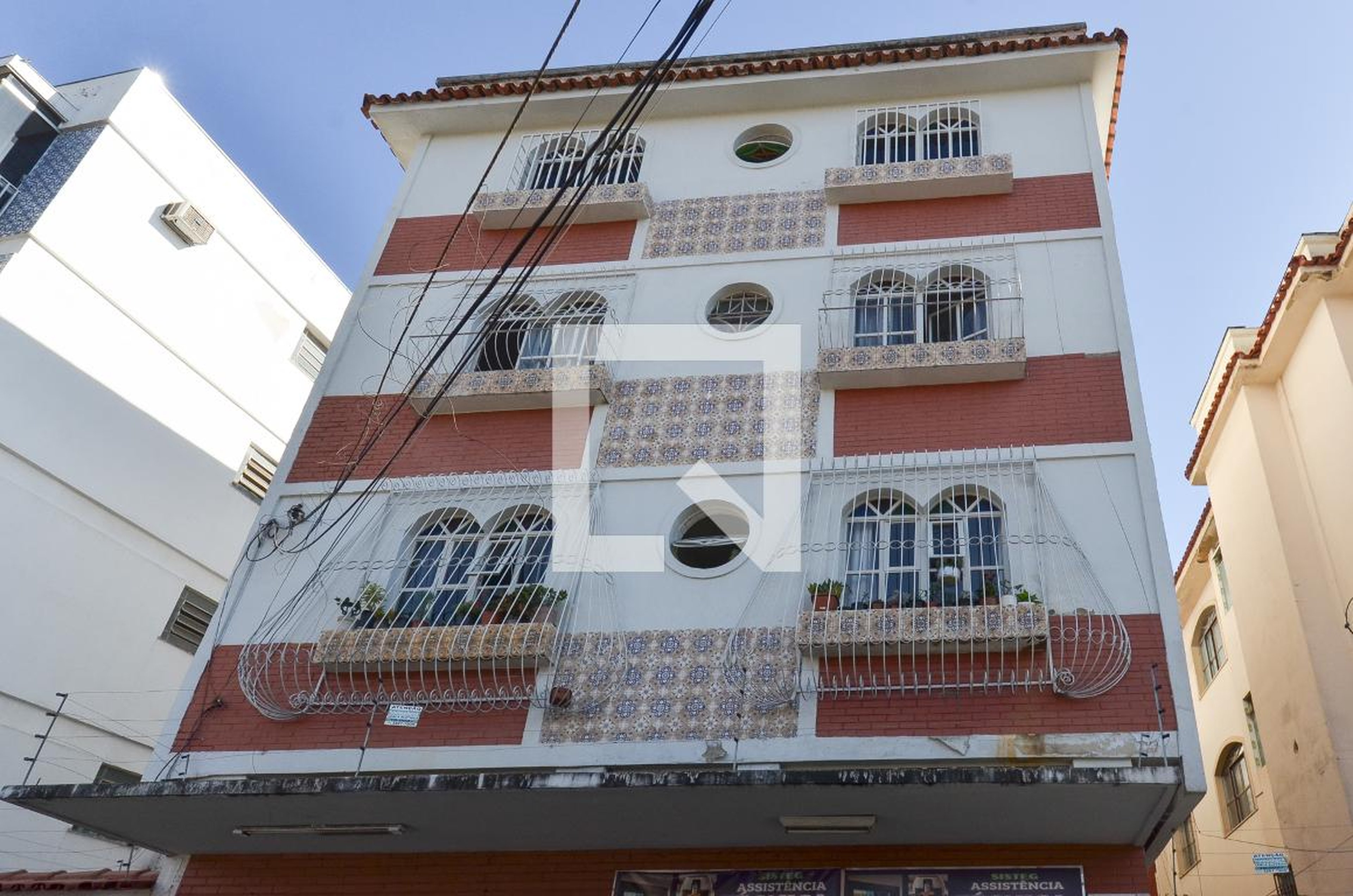 Fachada Condomínio em Avenida José Cândido da Silveira, 121