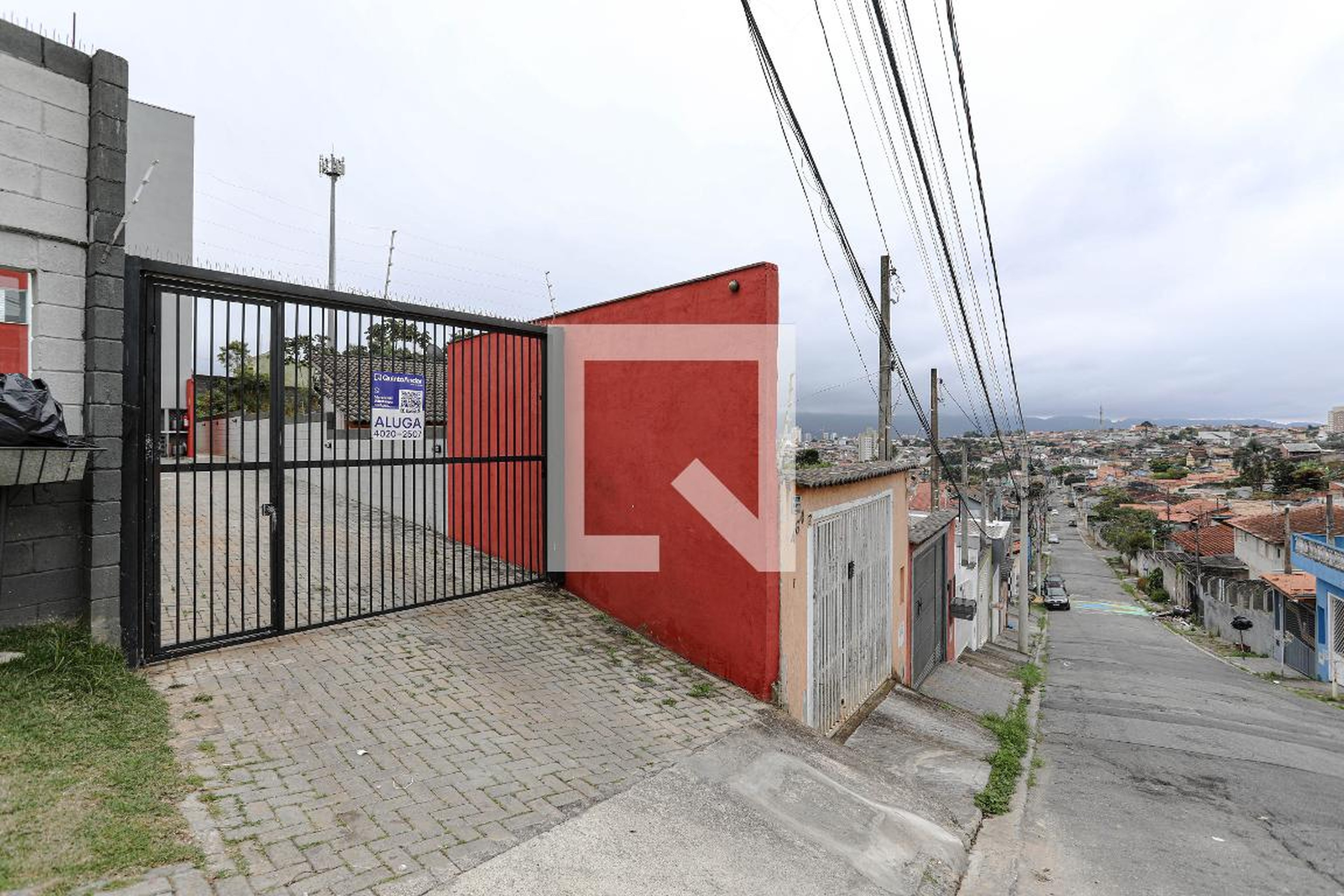 Fachada Condomínio em Rua Maria Massae Uno Higashi, 476