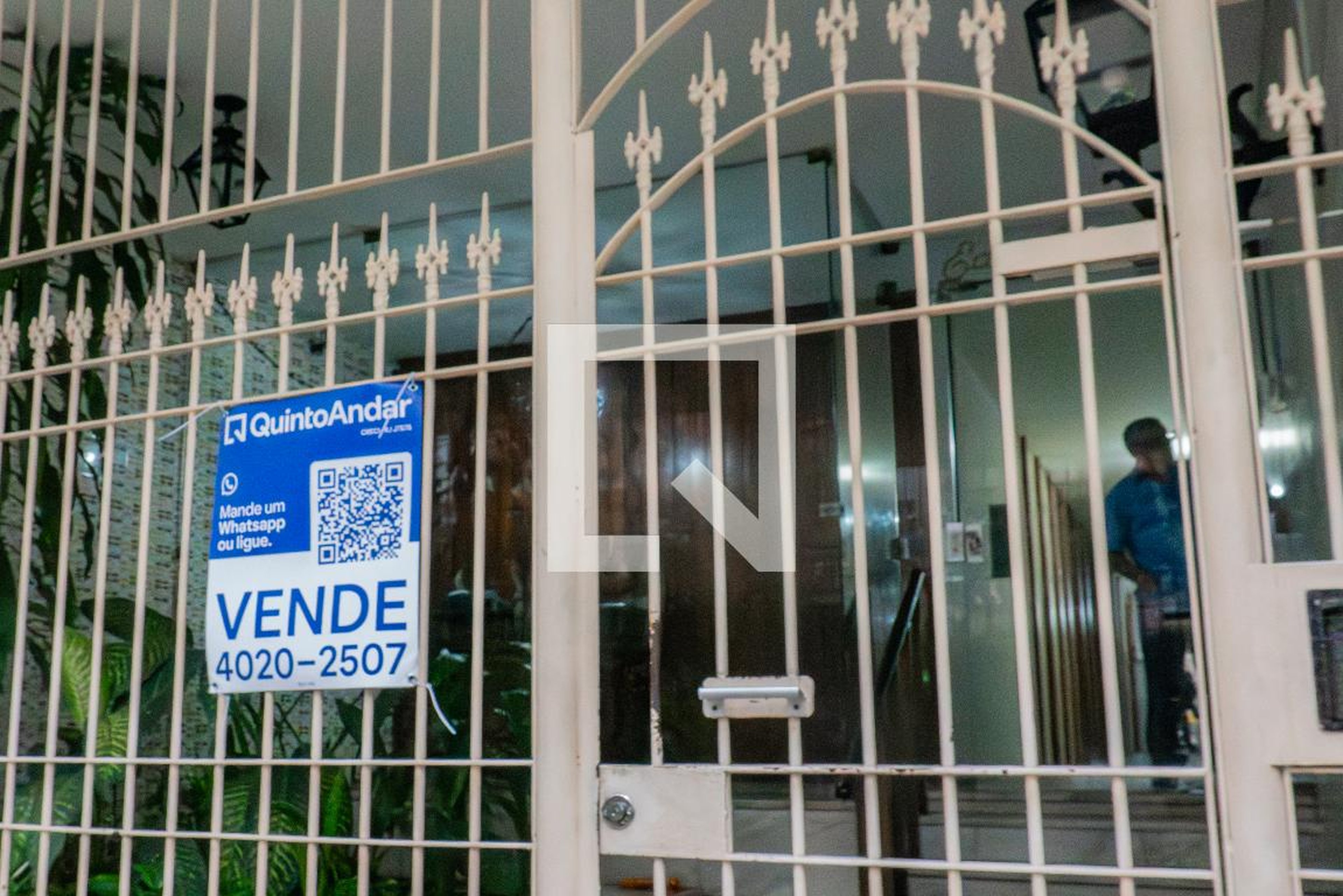 Fachada Condomínio em Rua Aguiar, 50