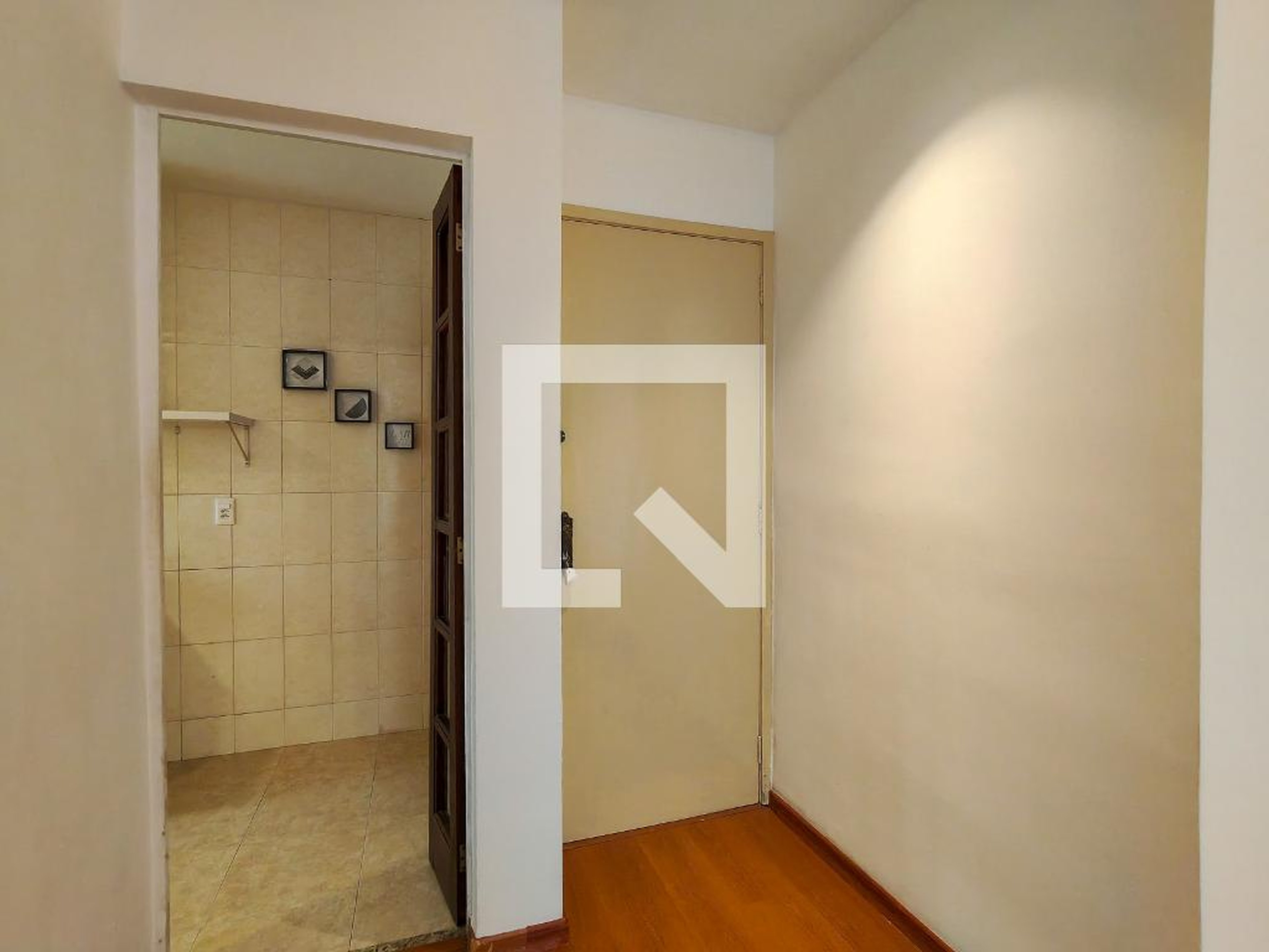 Entrada Condomínio em Rua Ribeiro Guimarães, 217
