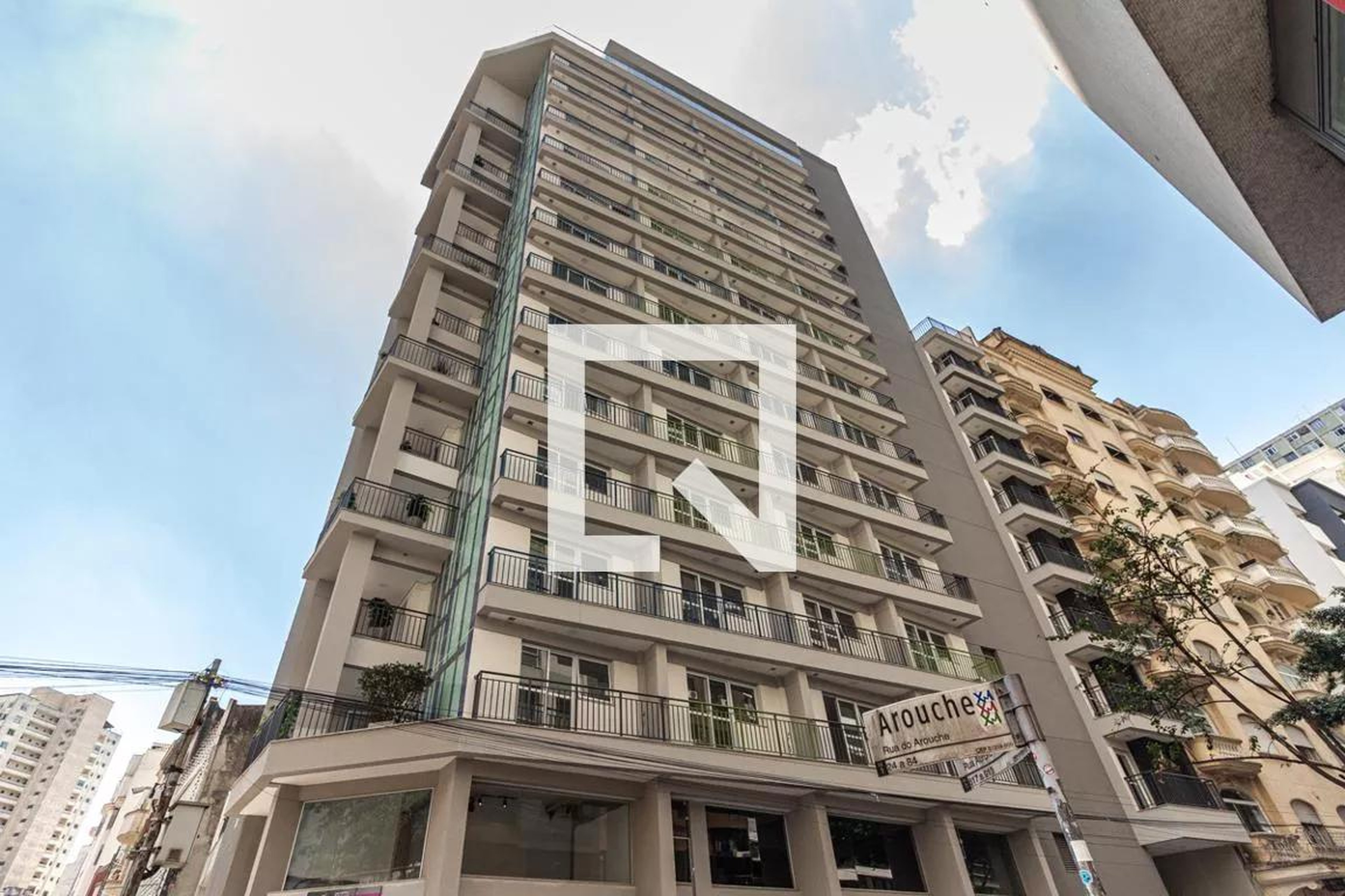 Fachada Condomínio em Rua Aurora, 608