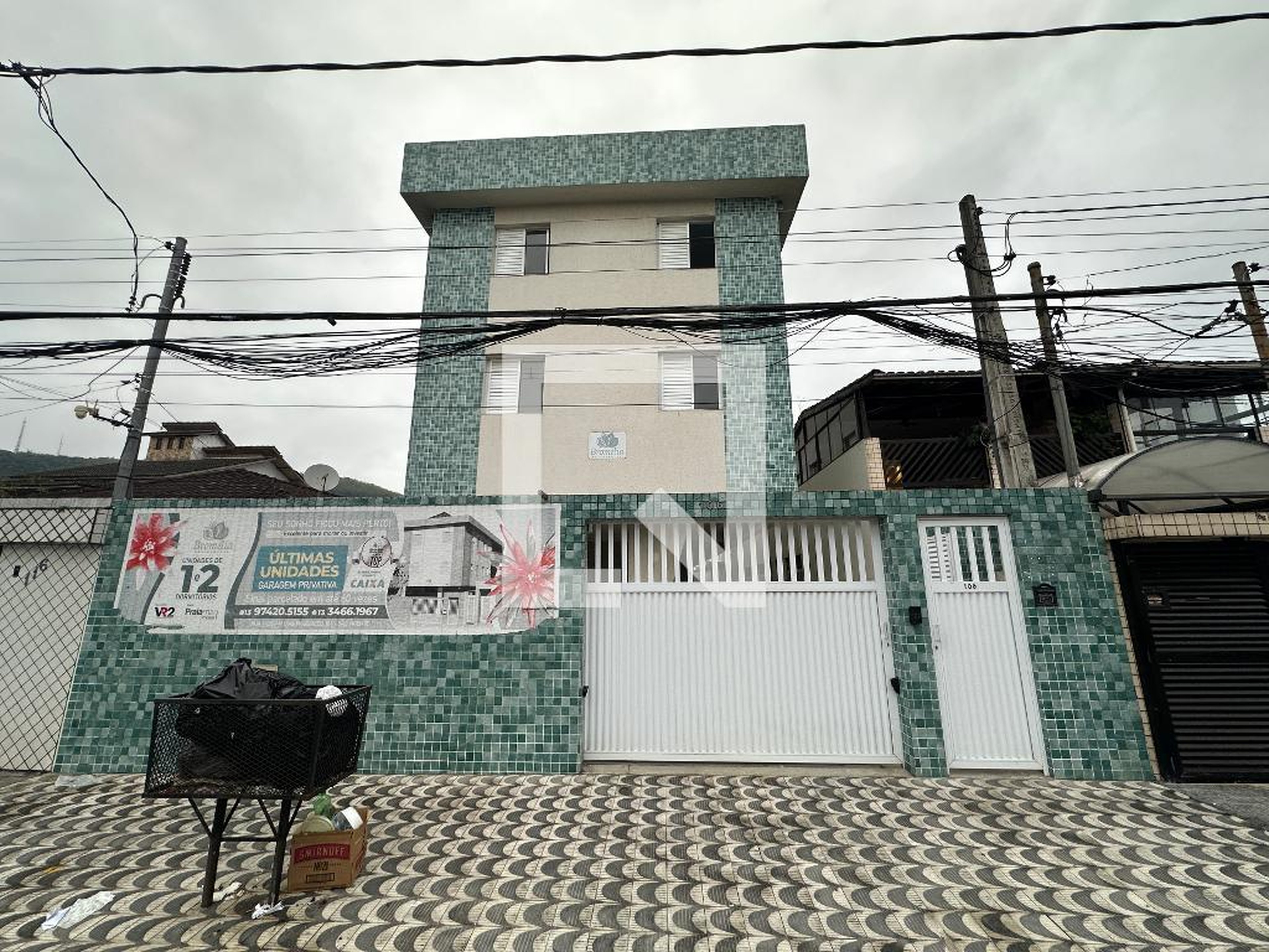 Fachada do Prédio Condomínio em Rua Morvan Dias de Figueiredo, 106