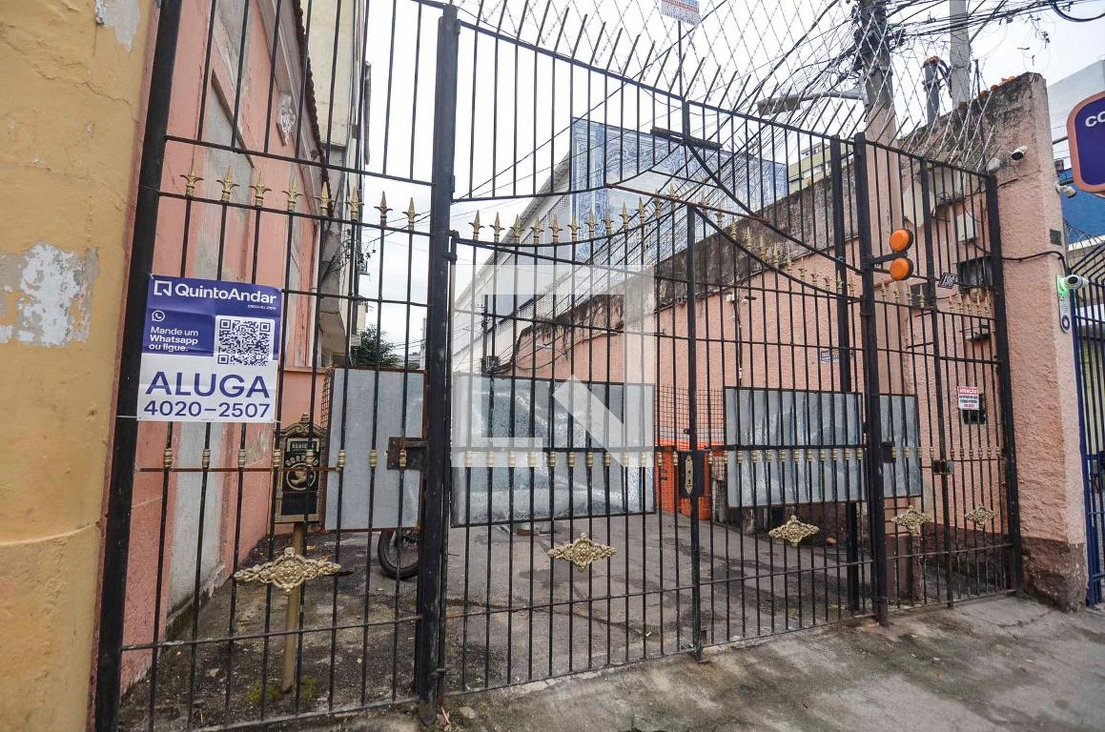 Fachada Condomínio em Rua Sampaio Viana, 196