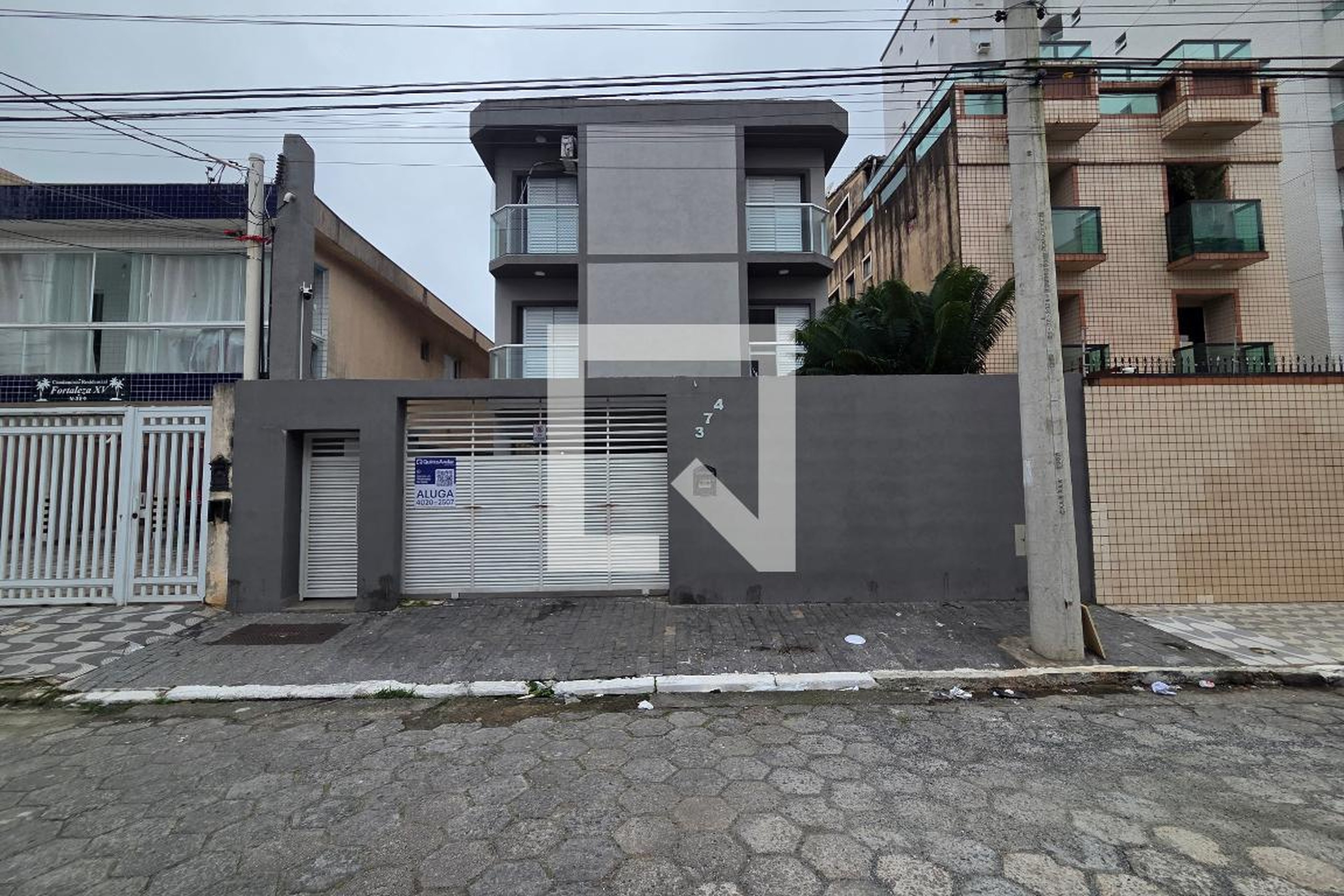 Fachada Condomínio em Rua Peru, 374