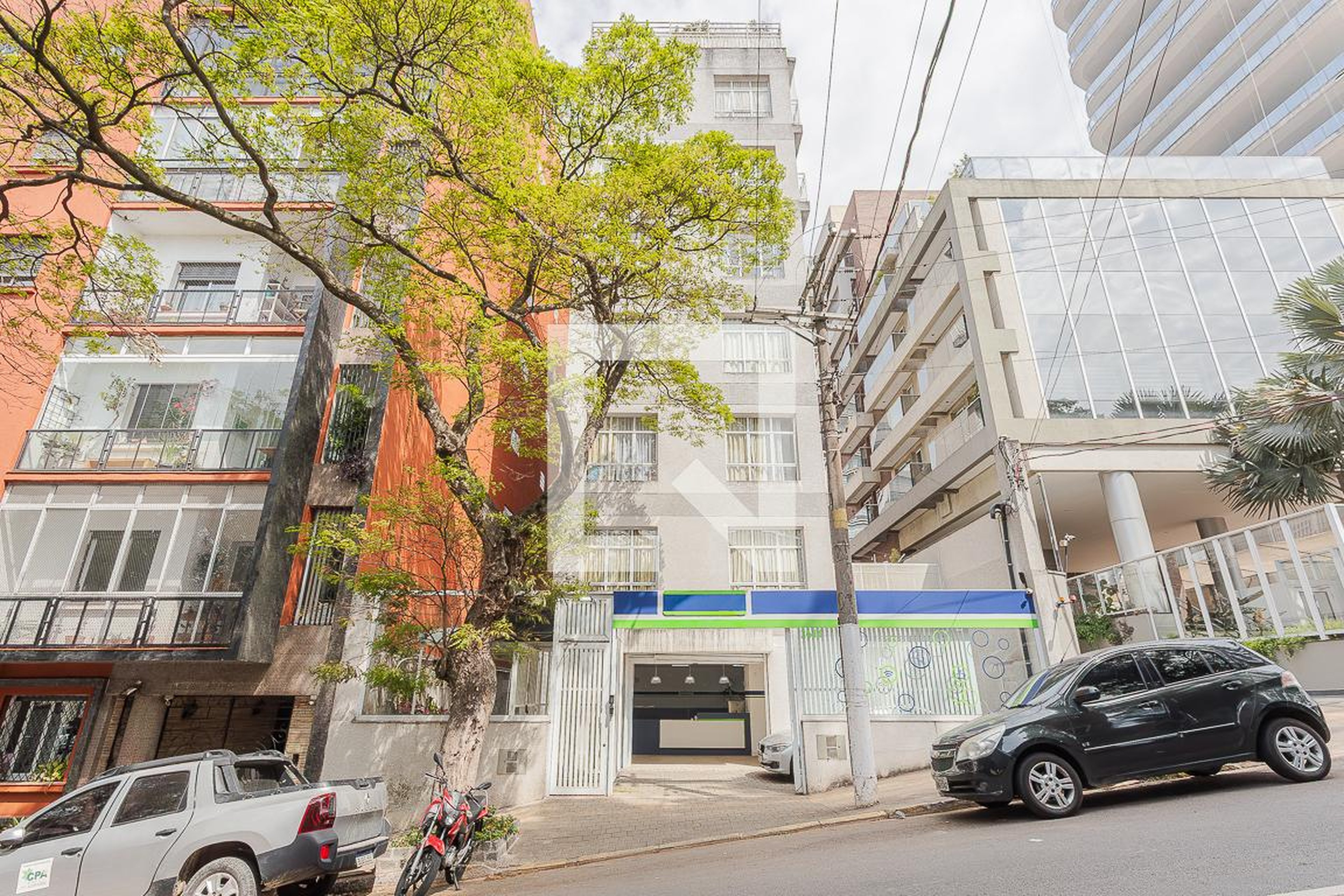 Fachada Condomínio em Rua Oscar Freire, 2611