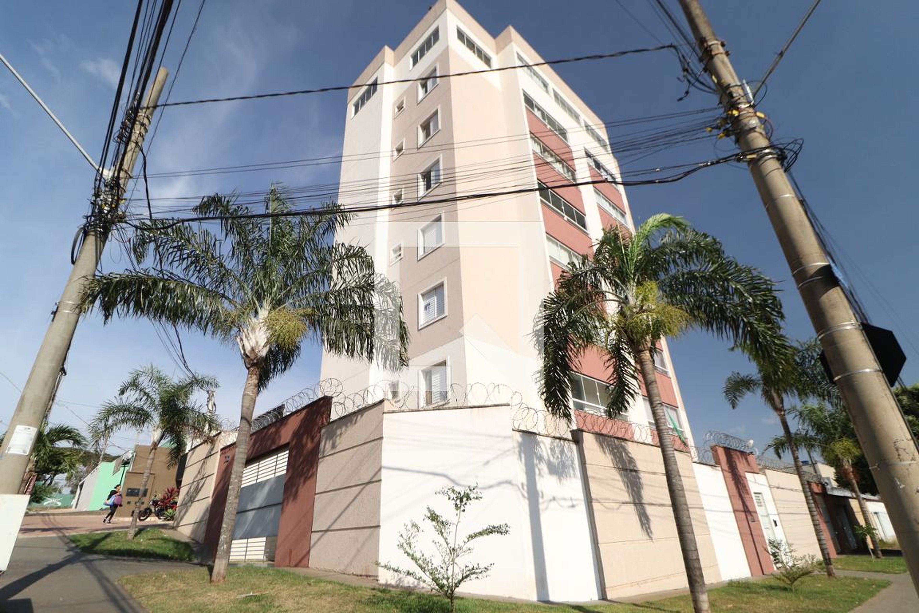 Fachada Condomínio em Avenida Brigadeiro Sampaio, 732