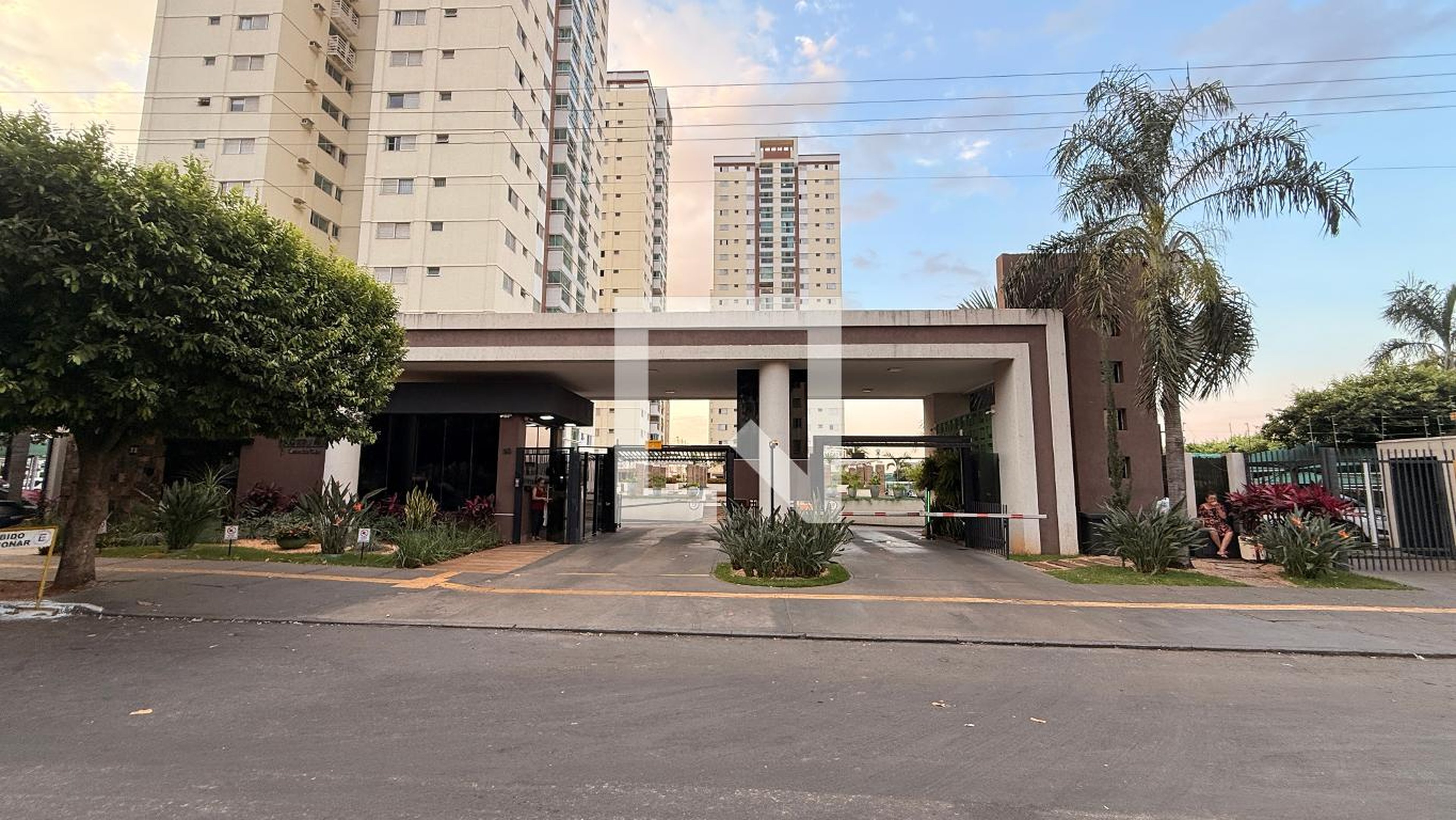 Fachada do Prédio Condomínio Esmeralda-Clube