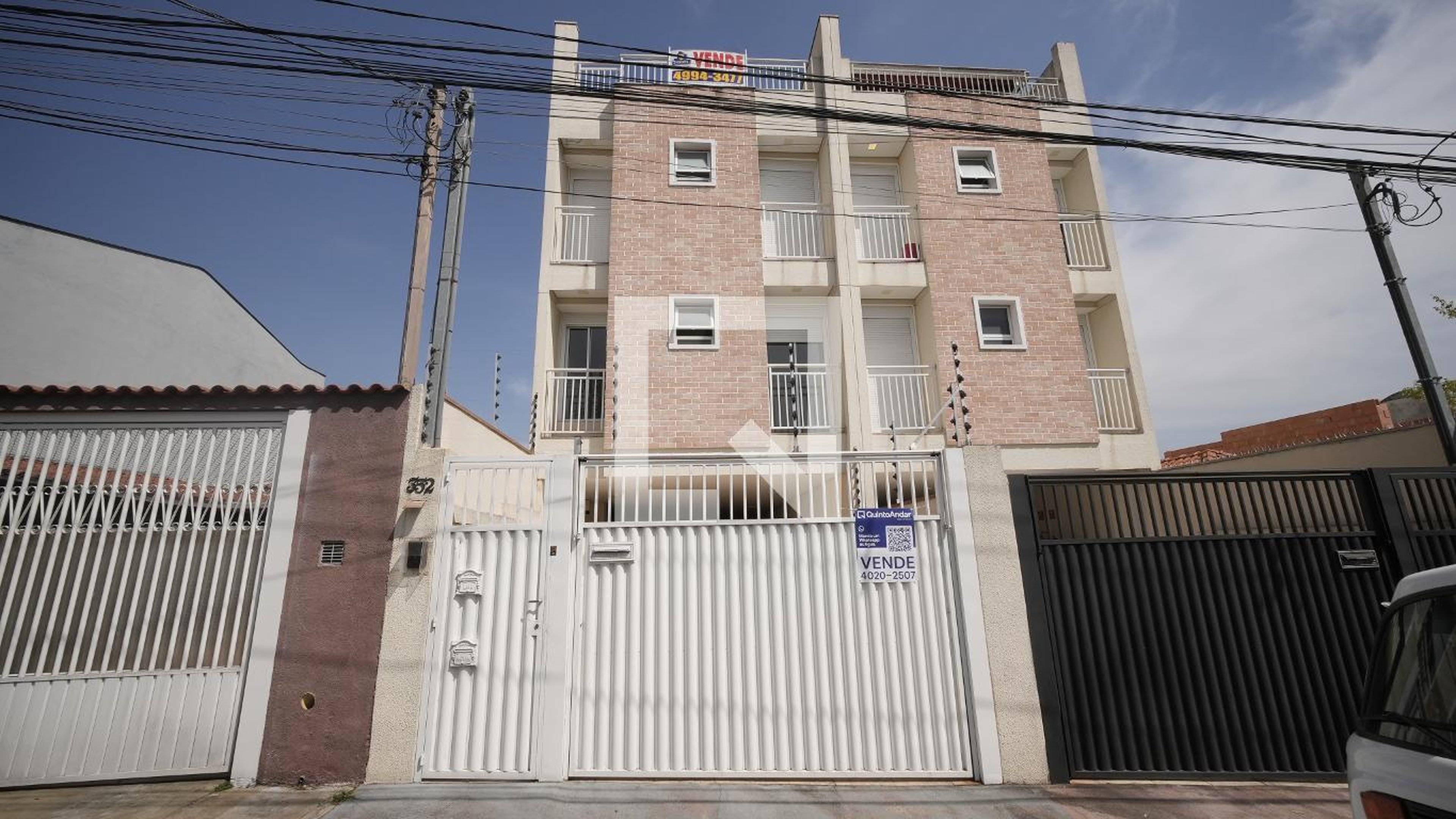 Fachada do Prédio Condomínio em Rua Croácia, 352