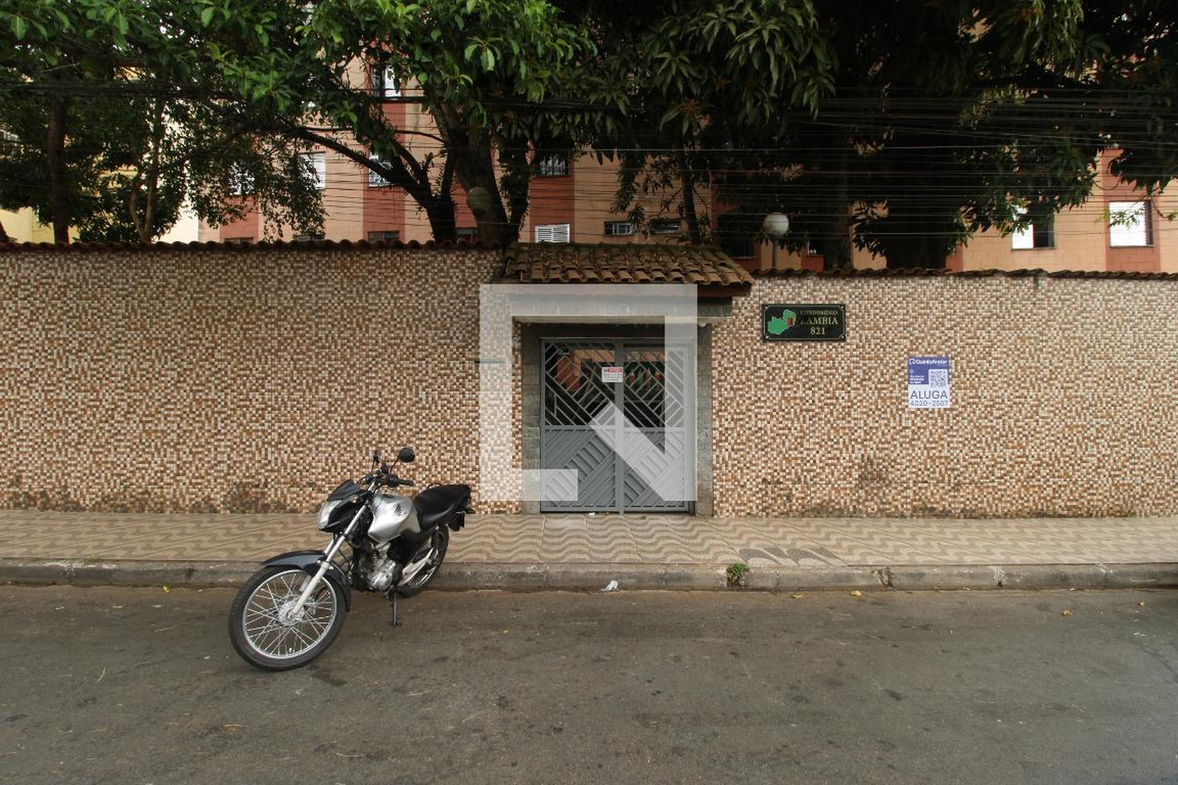 Fachada Condomínio em Rua José Francisco Brandão, 821
