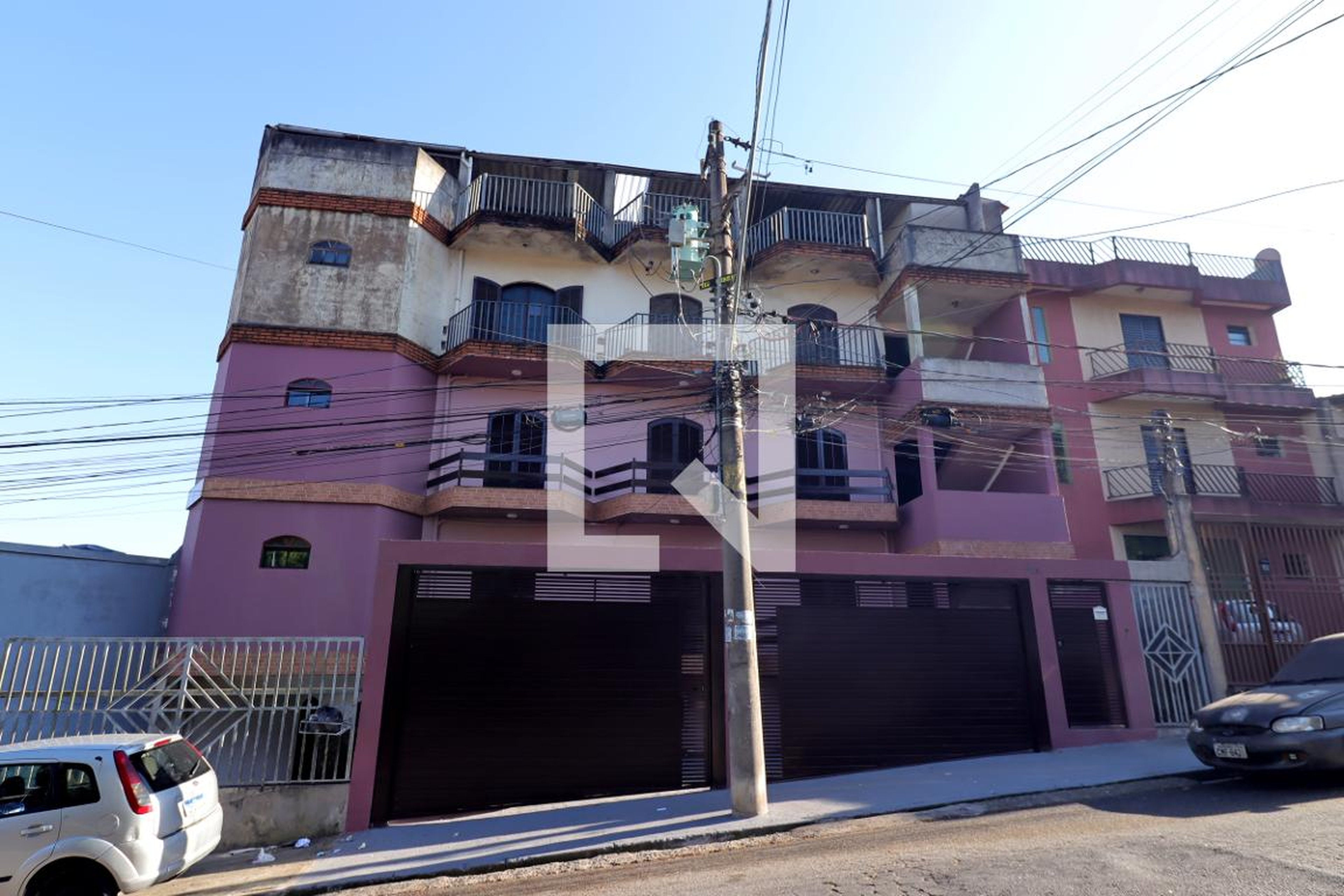 Fachada Condomínio em Rua Luiz Miguel da Silva, 53