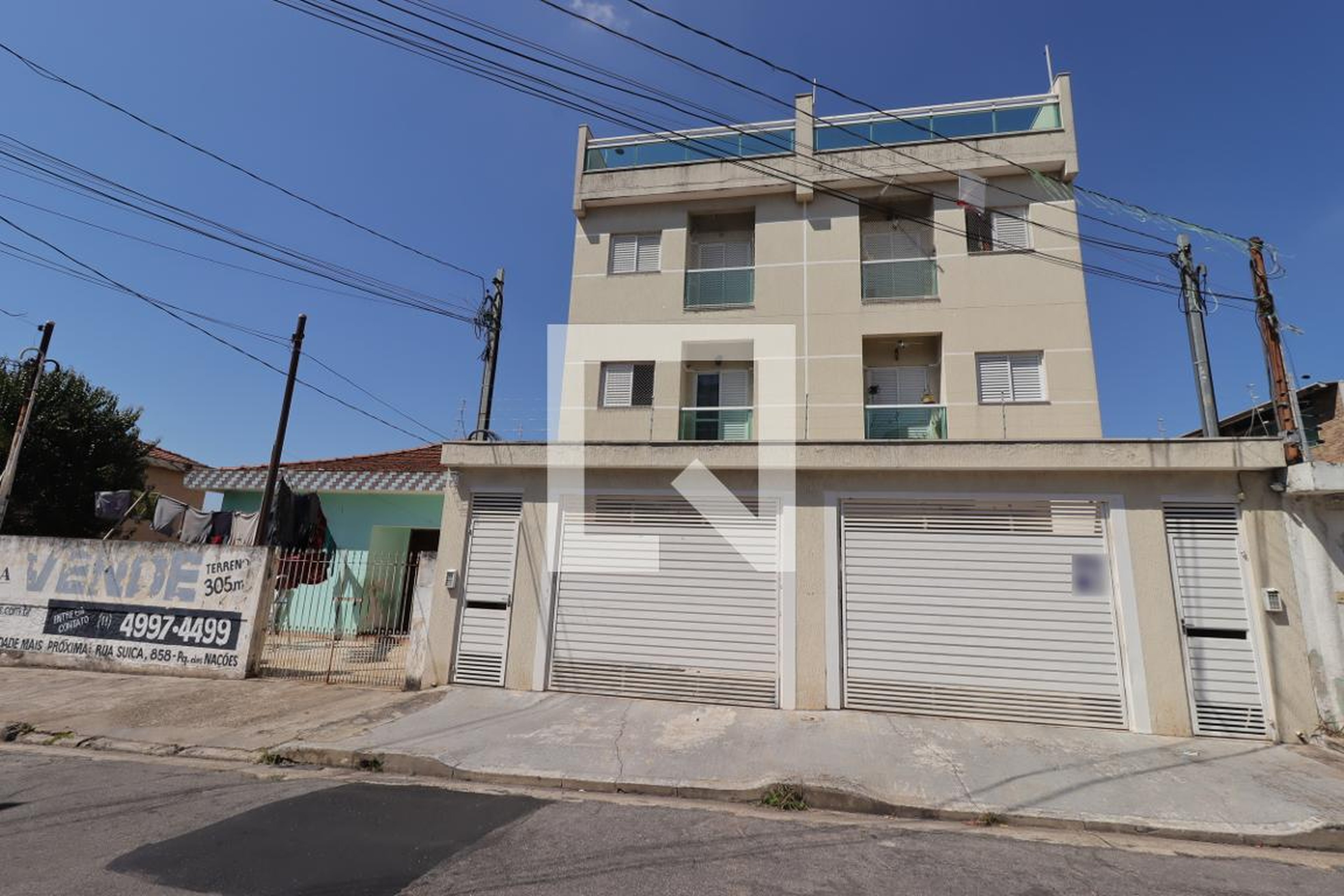 Fachada Condomínio em Rua Avinhao, 150