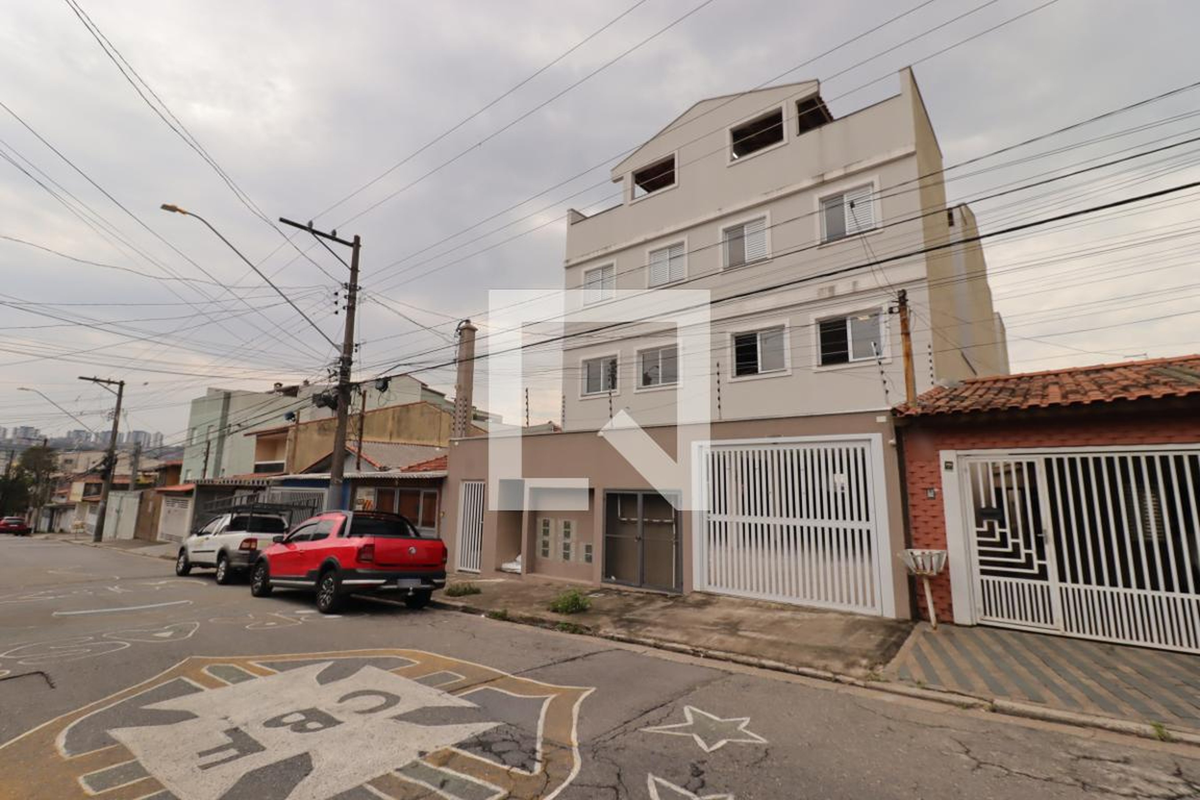 Fachada Condomínio em Rua Gana, 285
