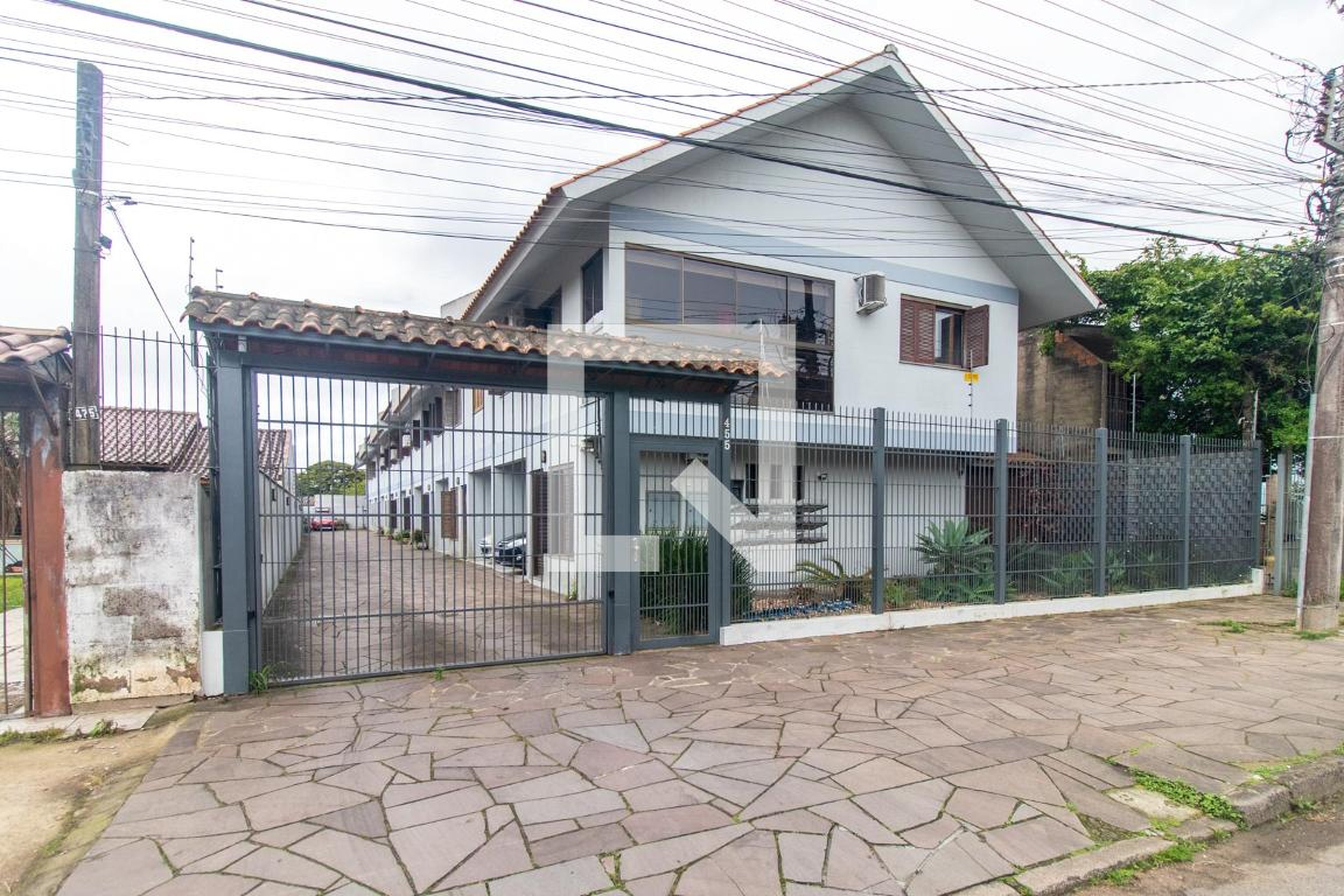 Fachada Condomínio em Rua Marquês do Maricá, 455
