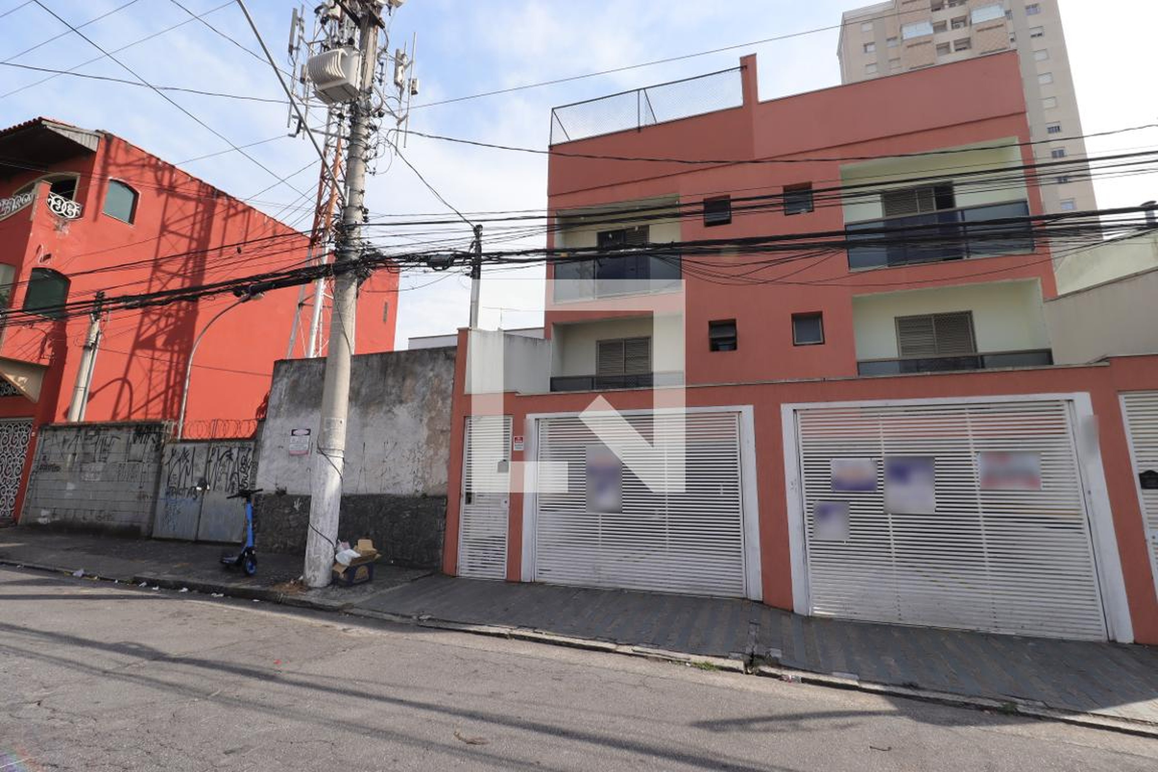 Fachada Condomínio em Rua Antônio Cardoso Franco, 252