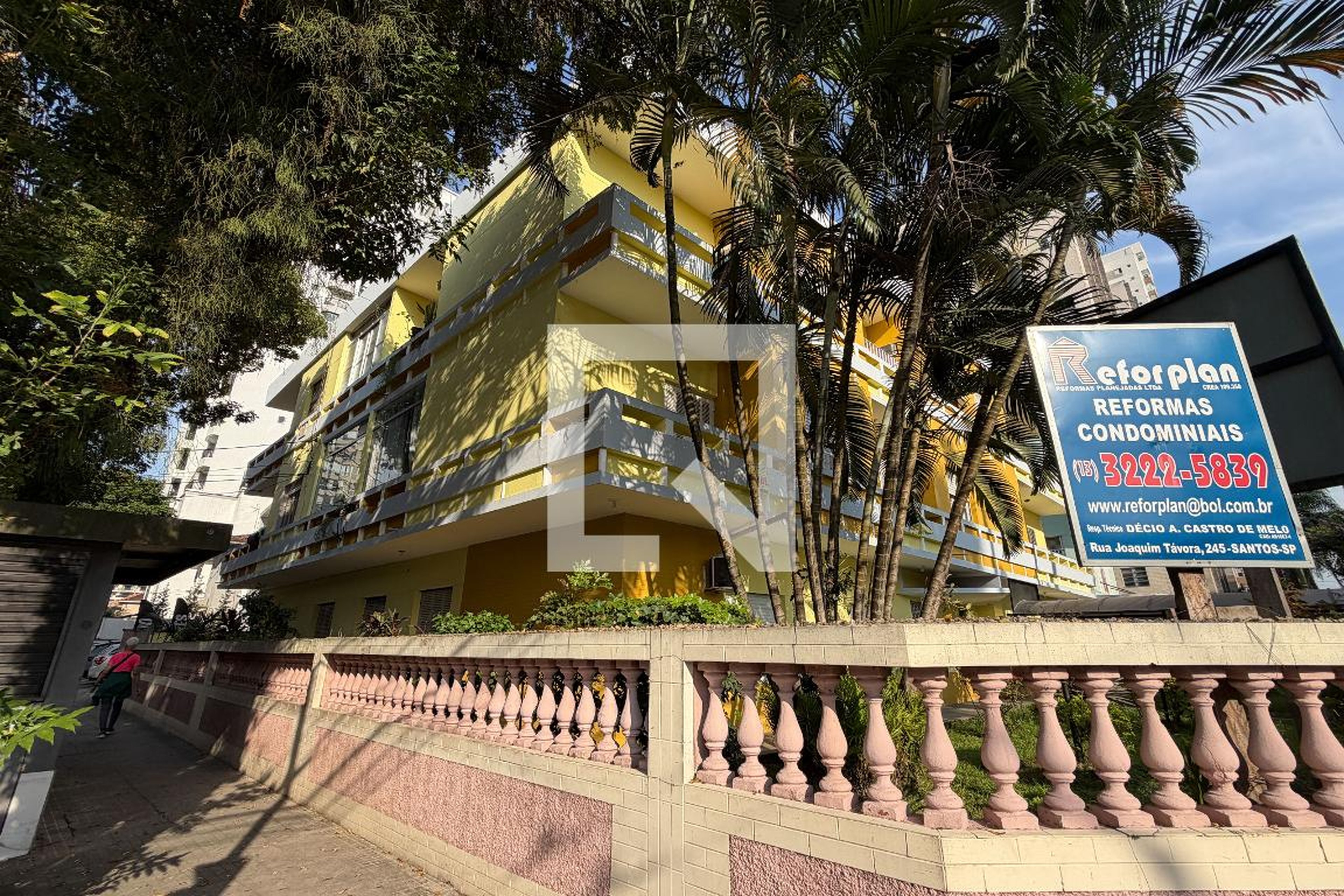 Fachada Condomínio em Avenida Ana Costa, 401