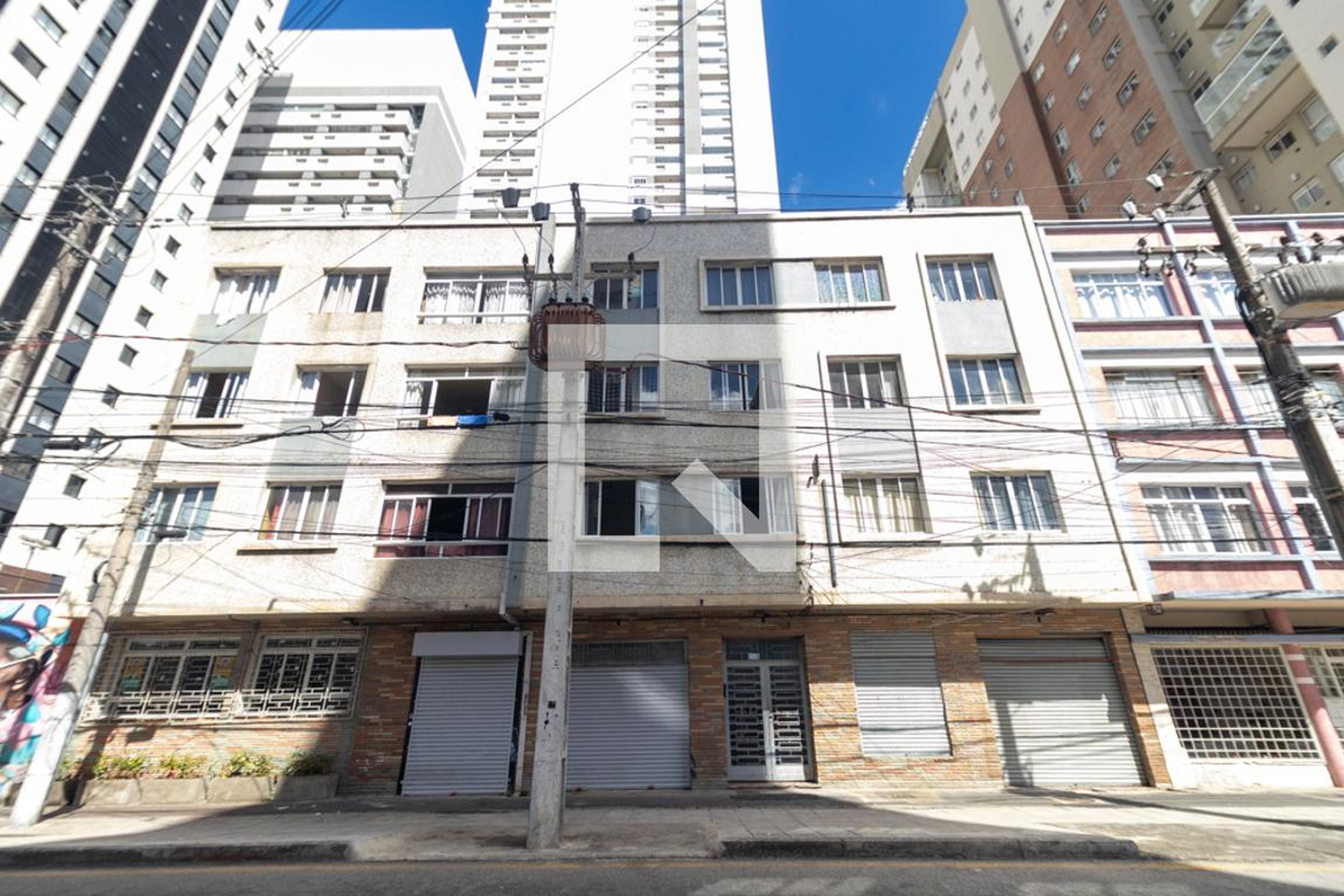 Fachada do Prédio Condomínio em Rua Lourenço Pinto, 270