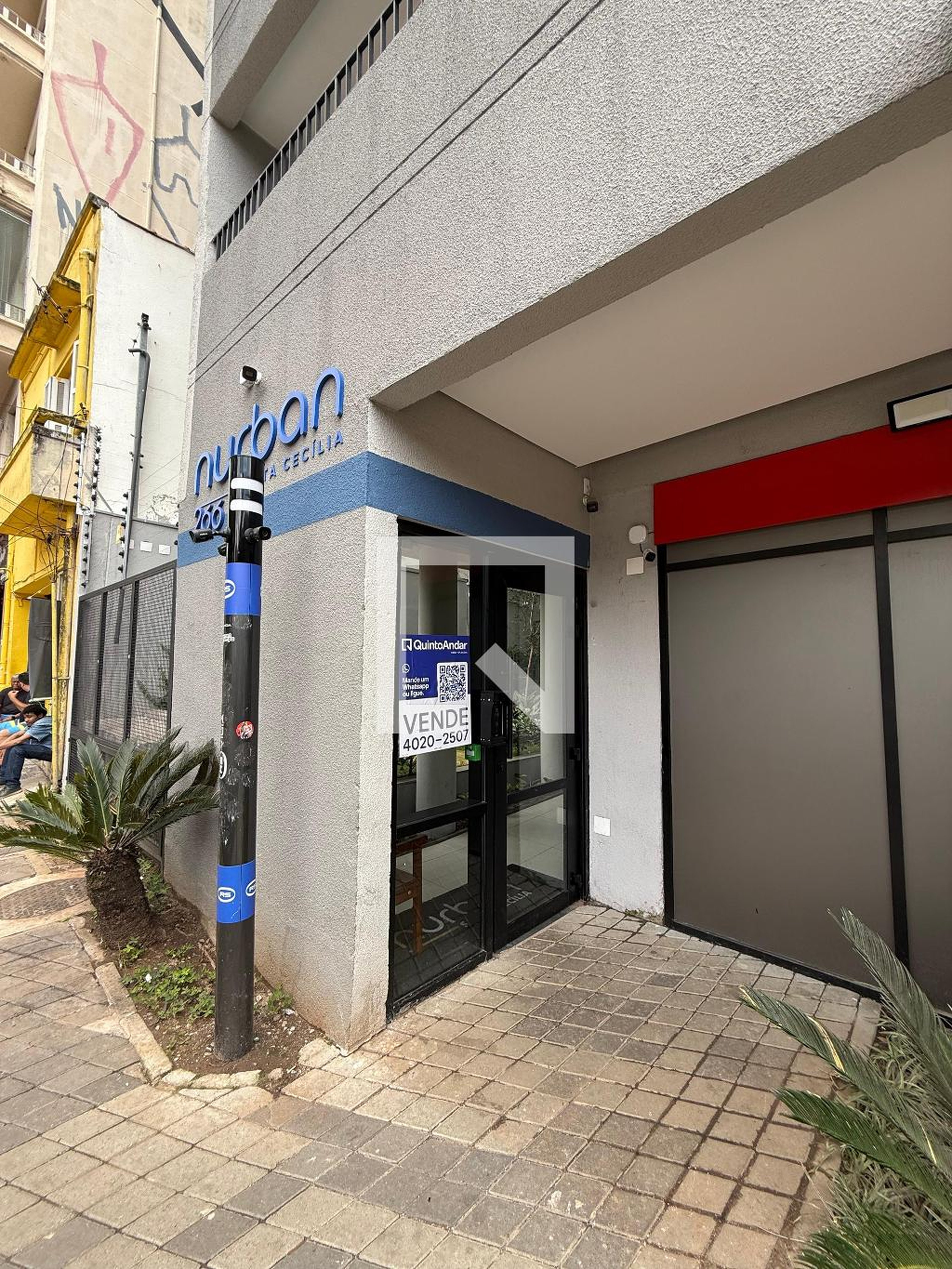 Fachada Condomínio em Rua Ana Cintra, 265