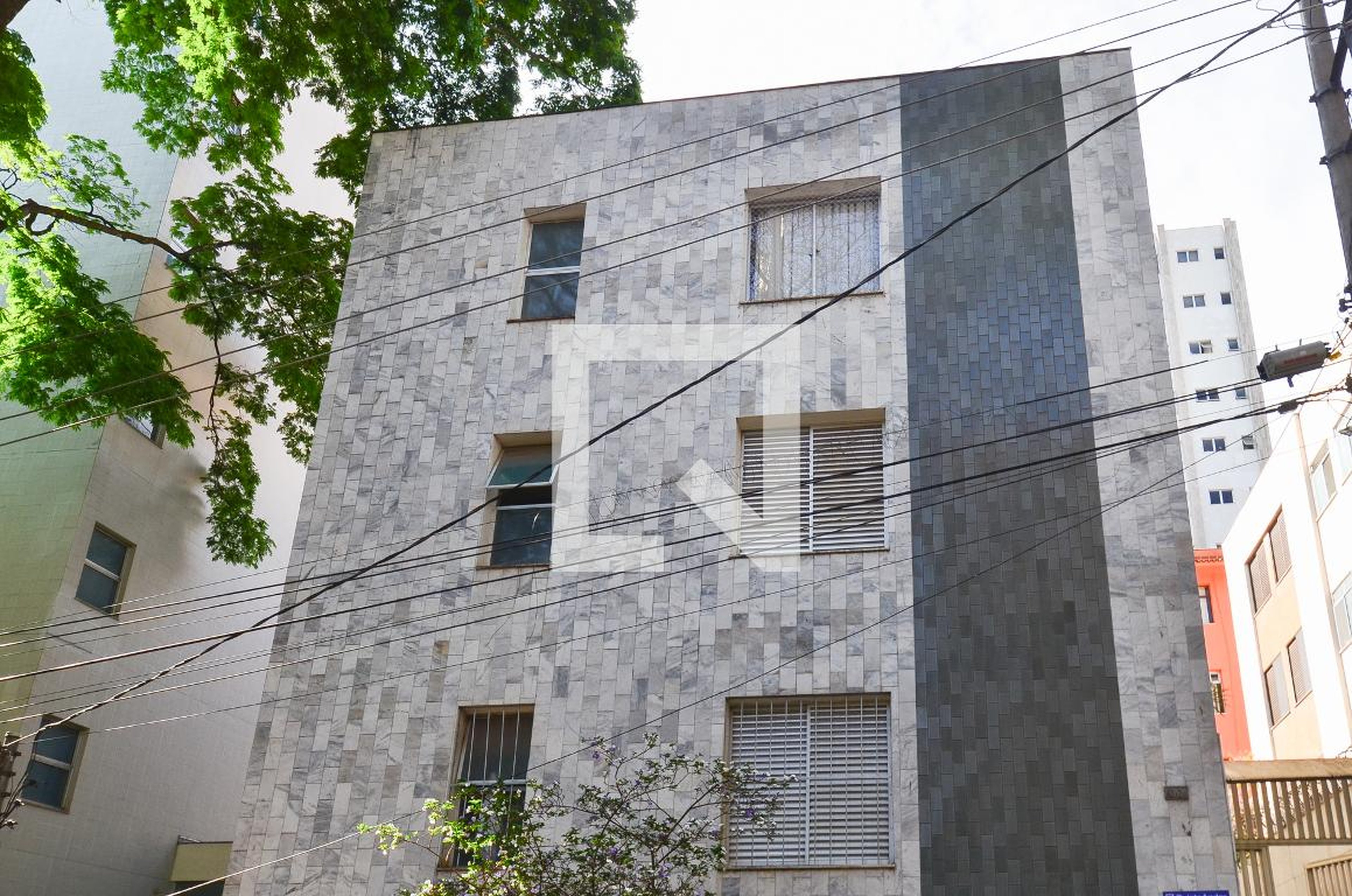Fachada Condomínio em Rua Rogério Fajardo, 37