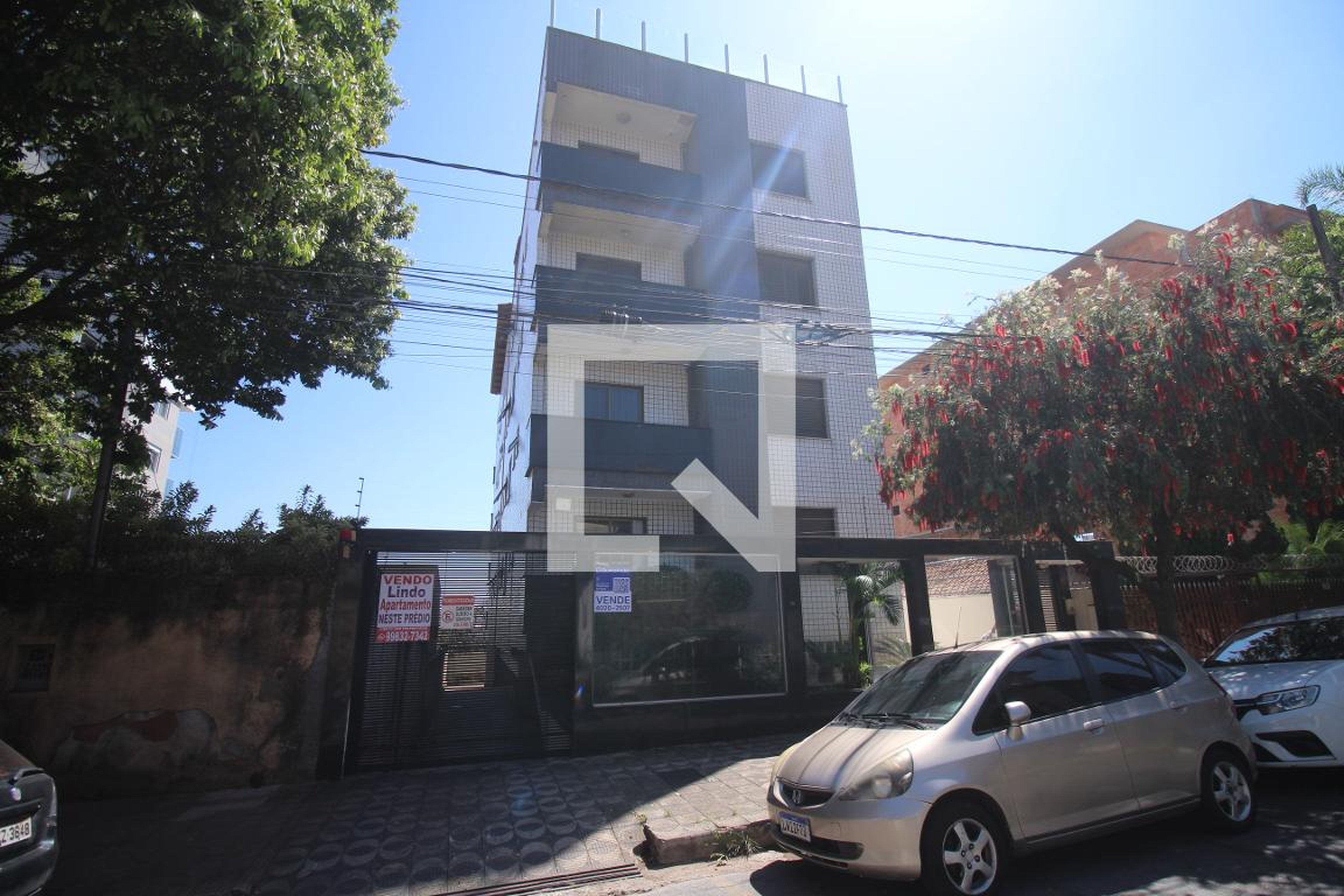 Fachada Condomínio em Rua Benjamin Dias, 360