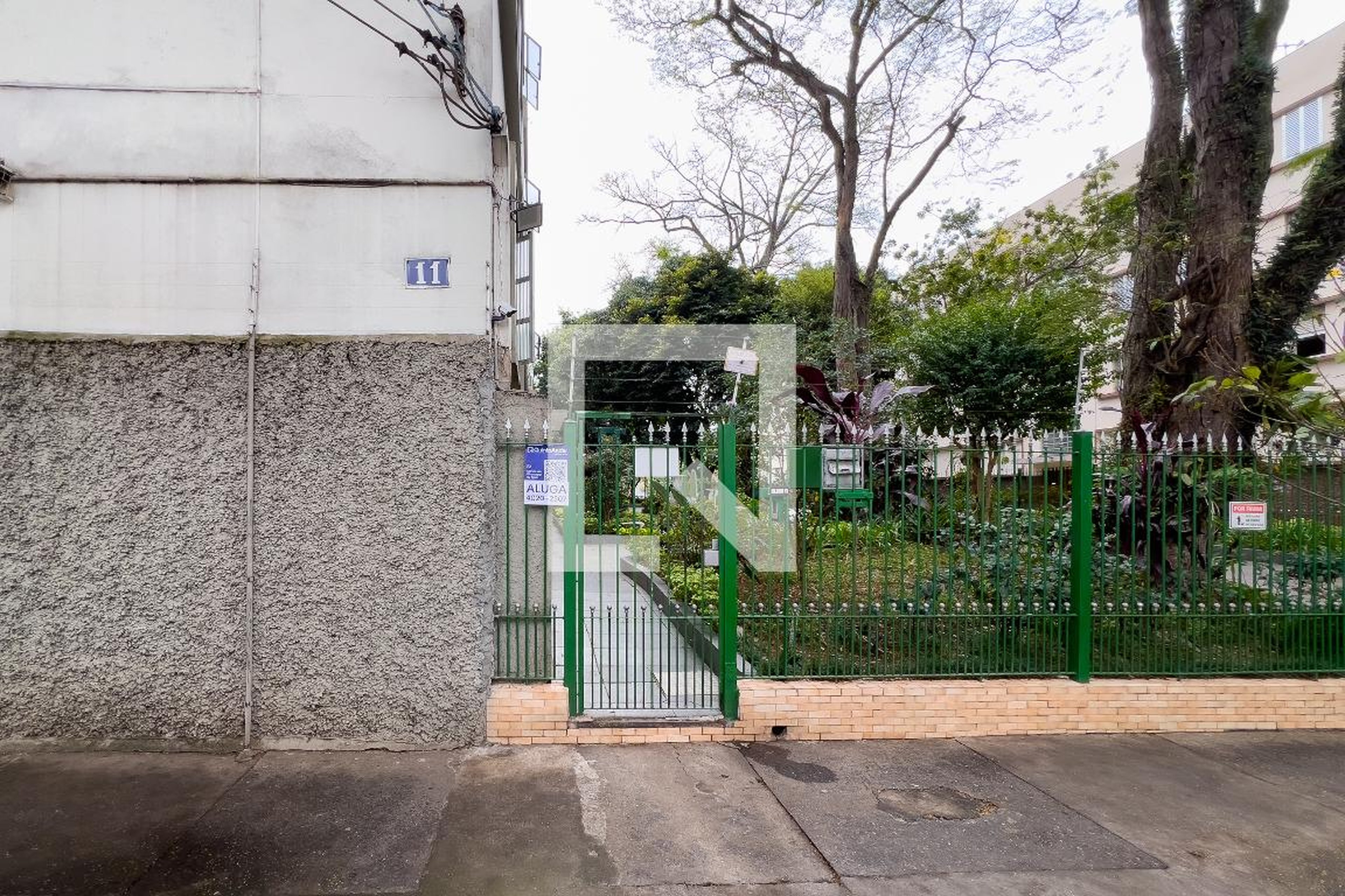 Fachada Condomínio em Rua Professor Demóstenes B. Figueira Marques, 11