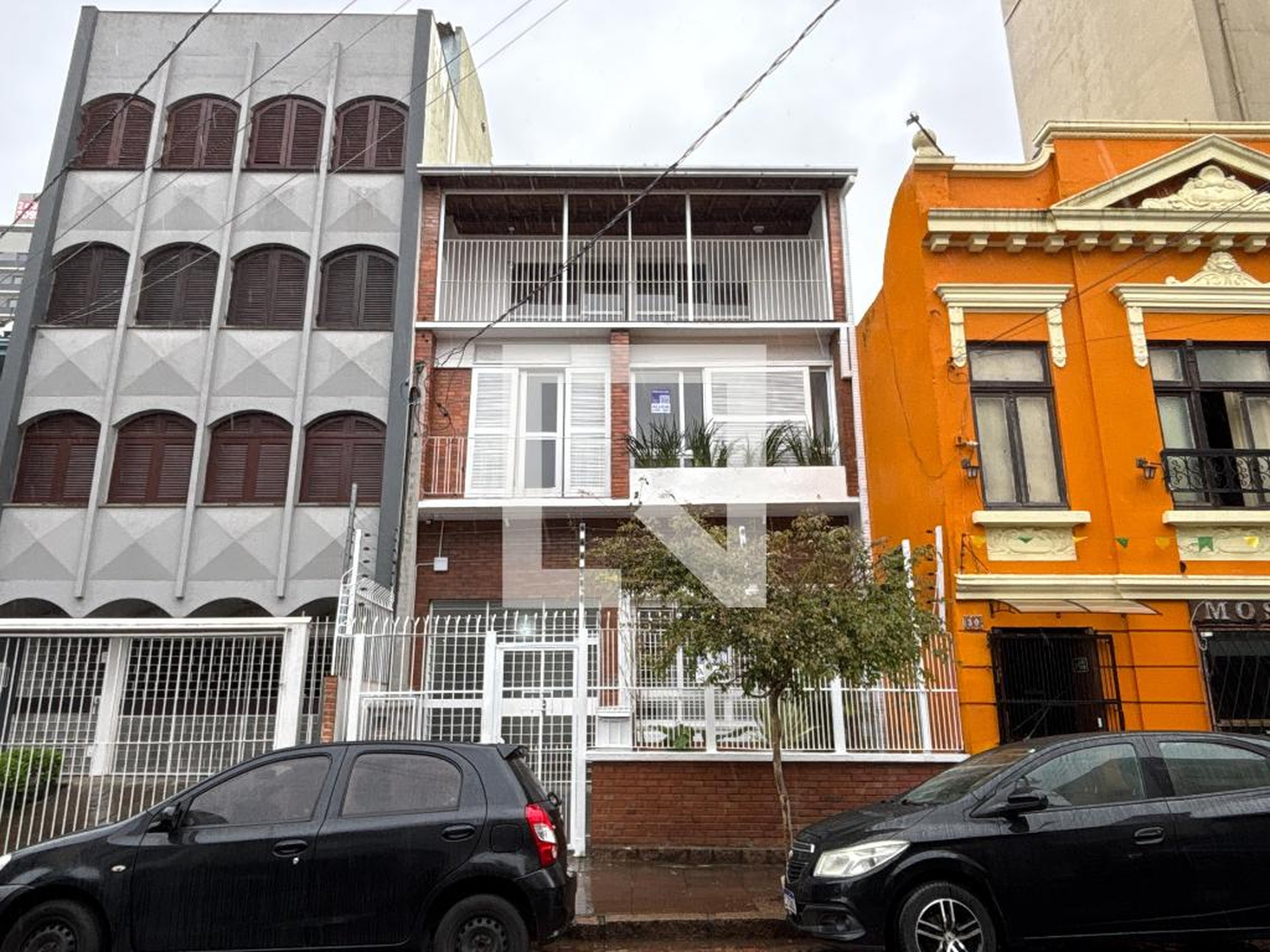Fachada Condomínio em Rua Octávio Corrêa, 45