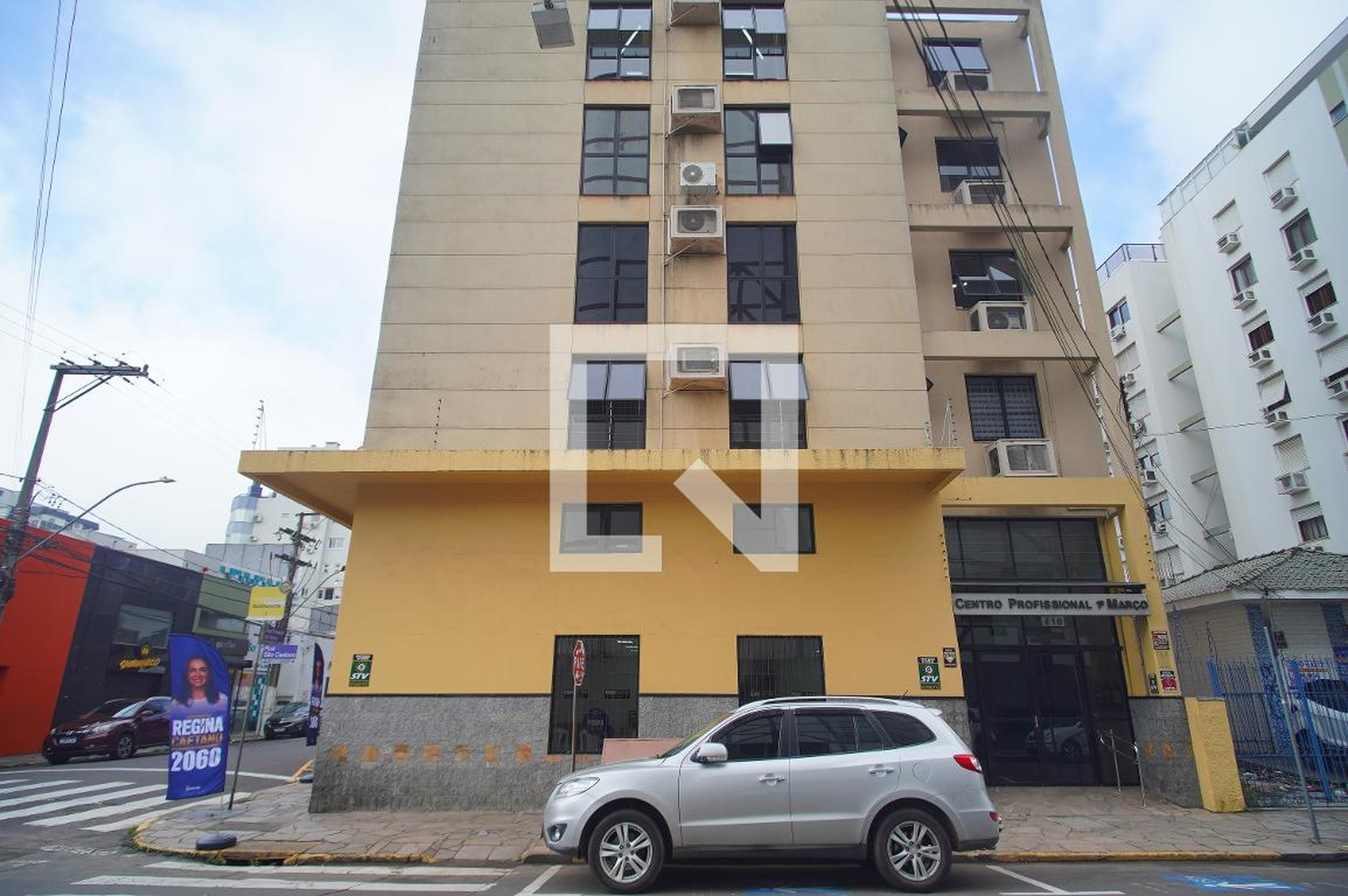Fachada Condomínio em Rua São Caetano, 410