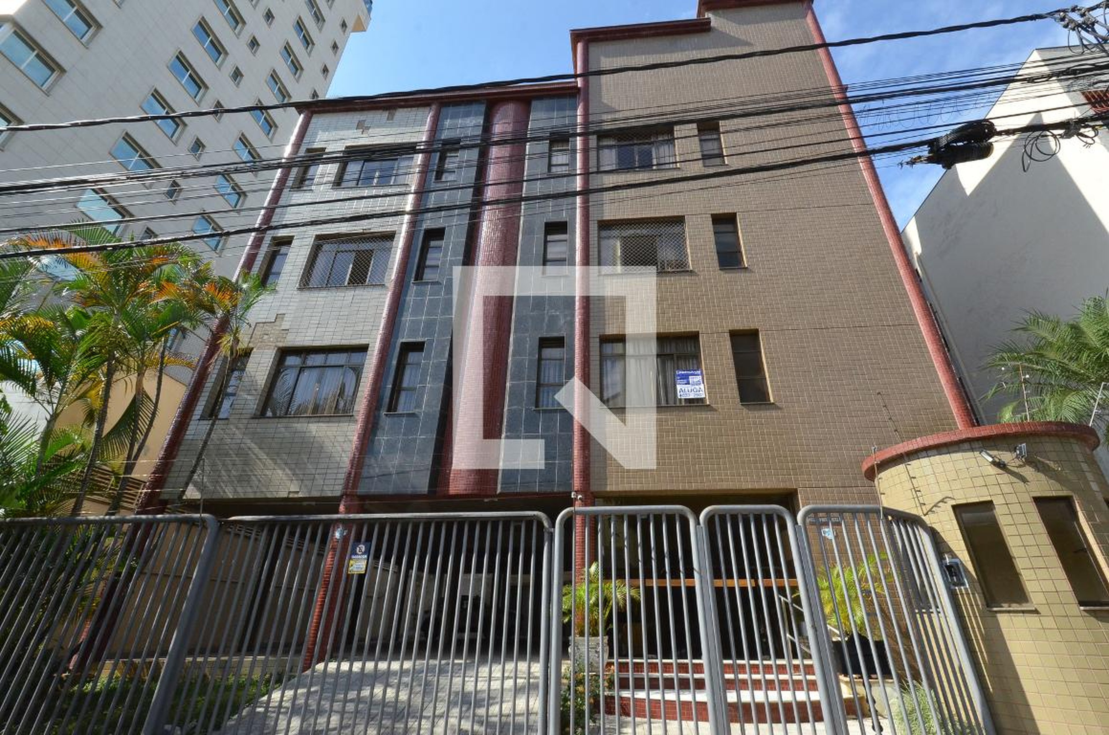 Fachada Condomínio em Rua Afonso Pena Júnior, 303
