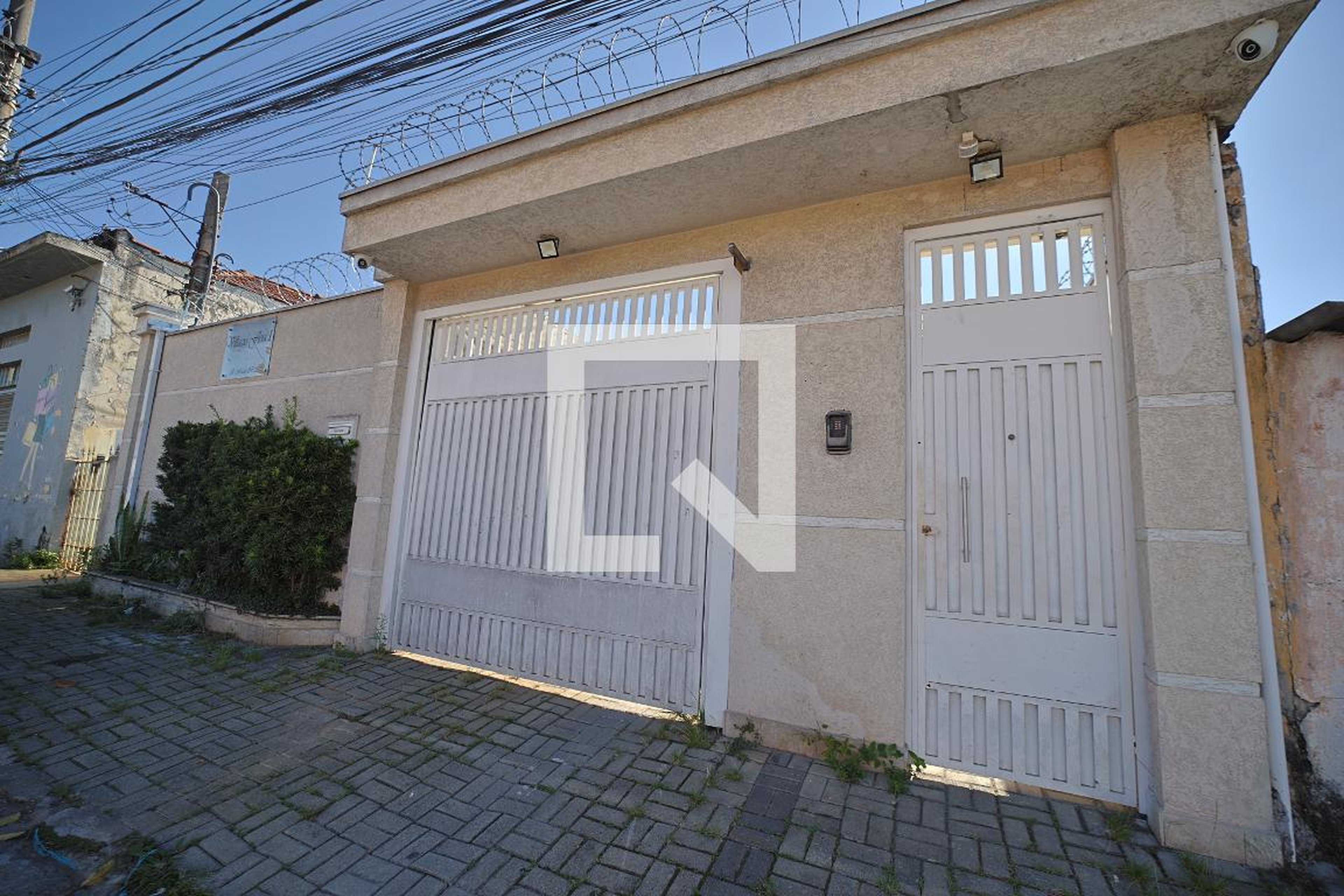 Fachada Condomínio em Rua Mirador, 28
