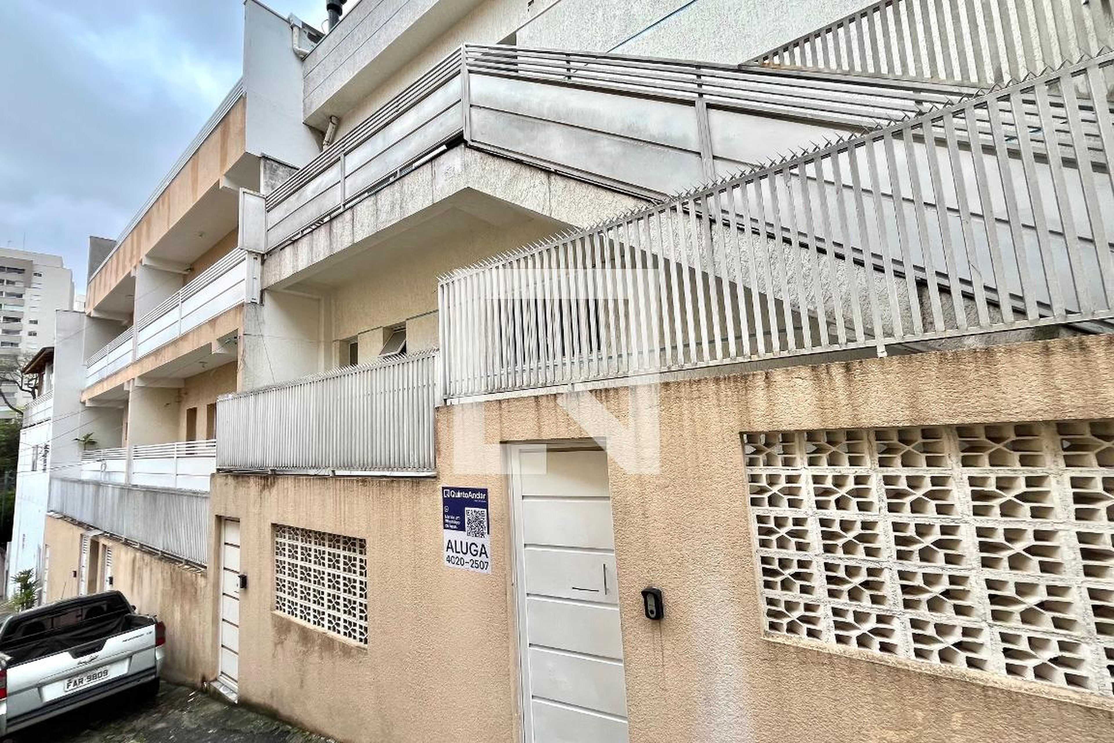Fachada Condomínio em Rua Guiratinga, 1007