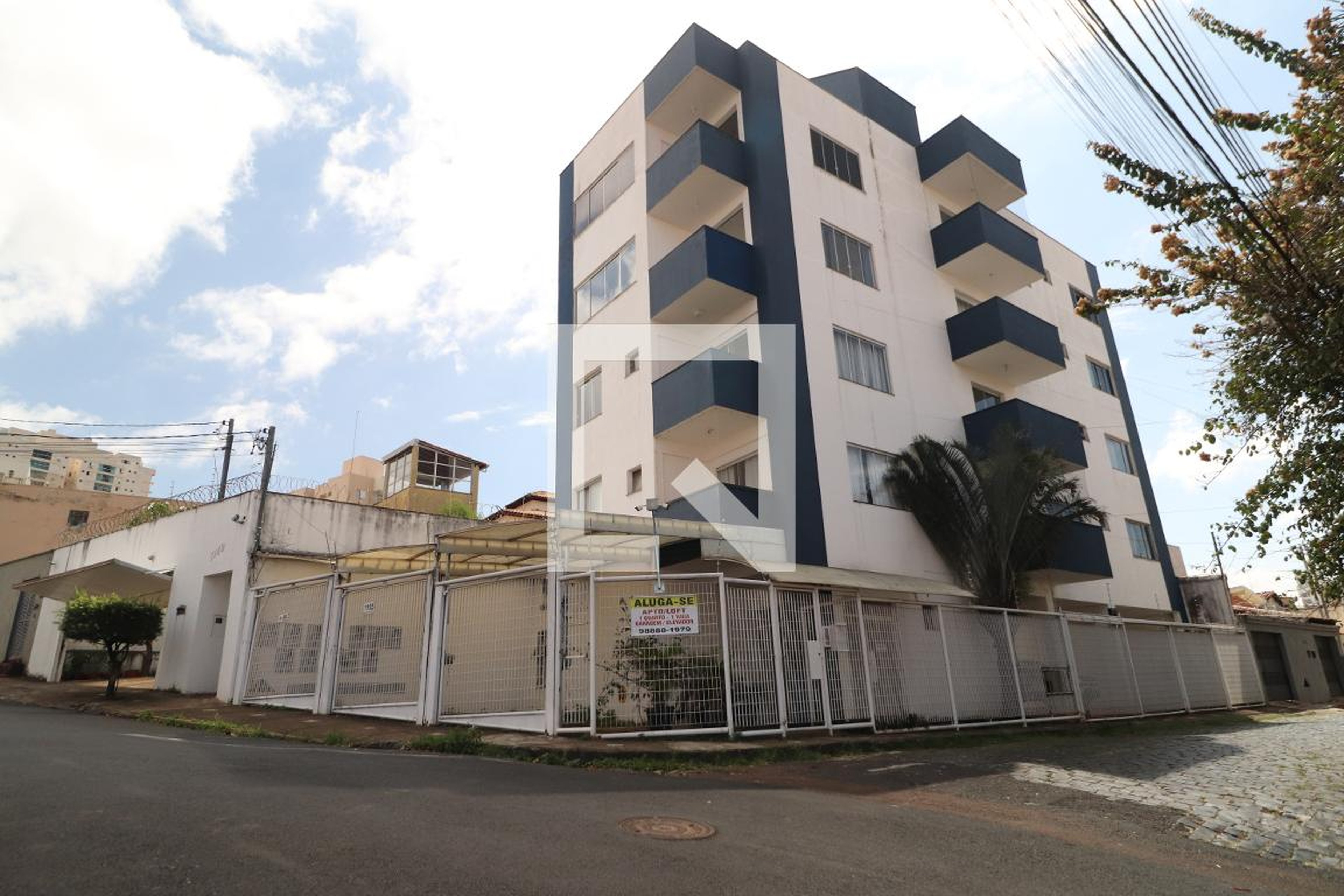 Fachada Condomínio em Rua Coronel Antônio Alves Pereira, 1155