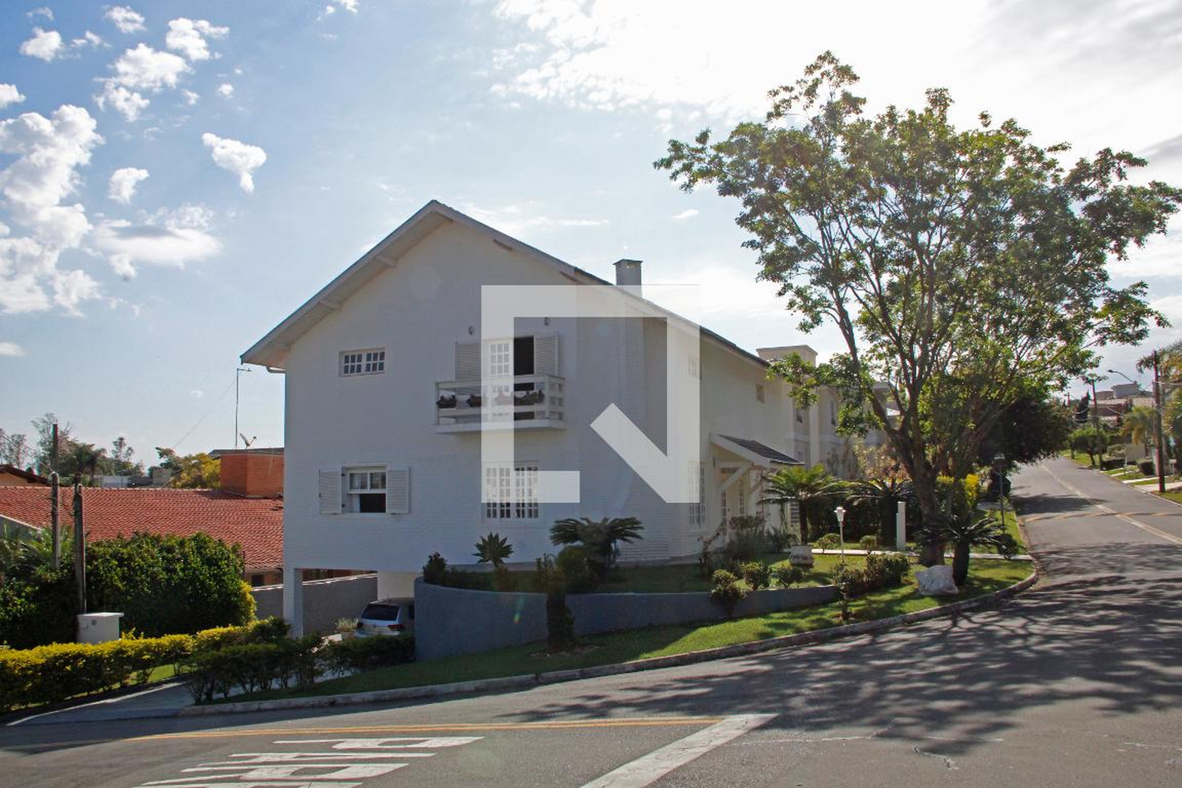 Fachada Condomínio em Alameda Campos do Jordão, 109