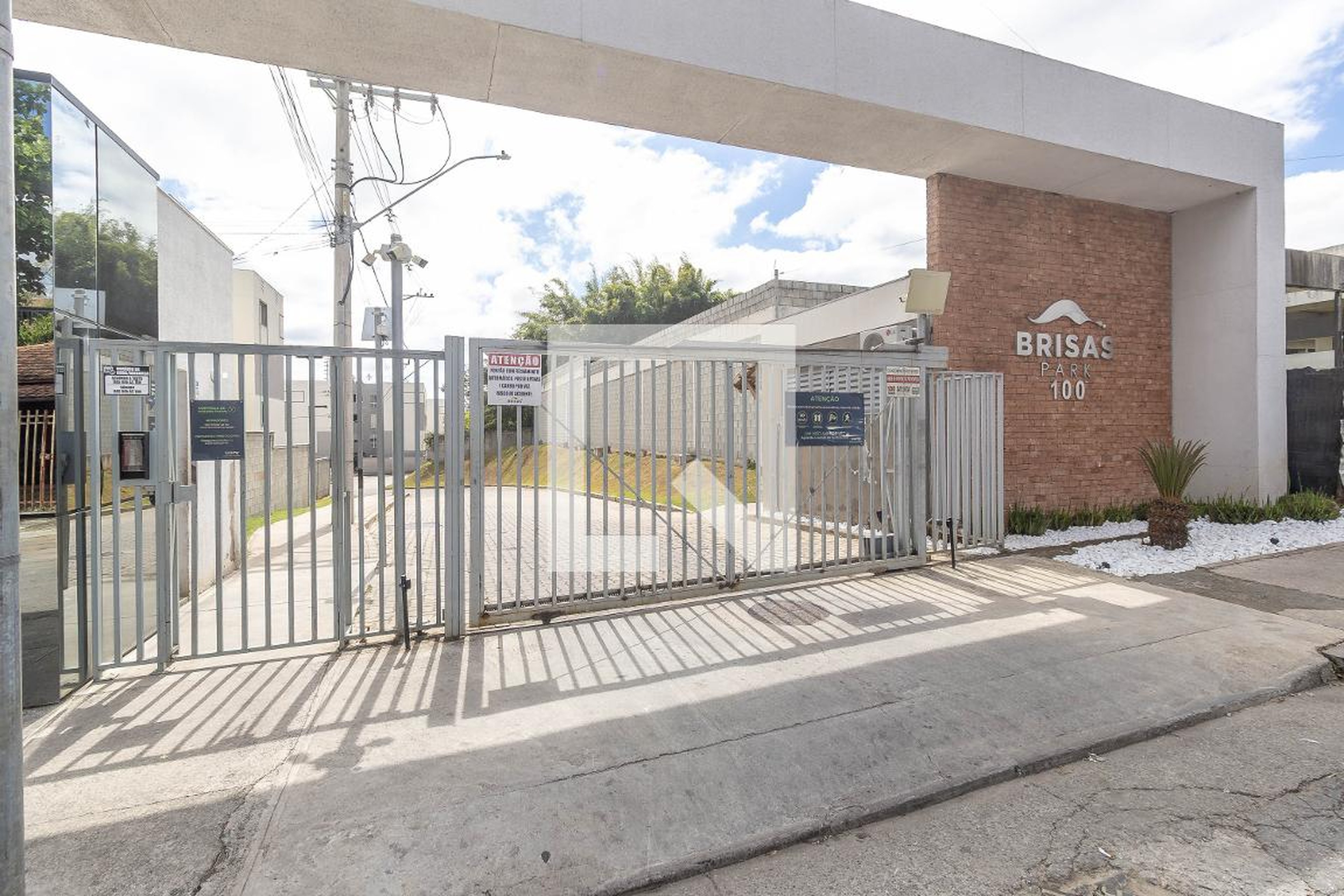 Fachada Condomínio em Rua Joaquim José do Carmo, 100