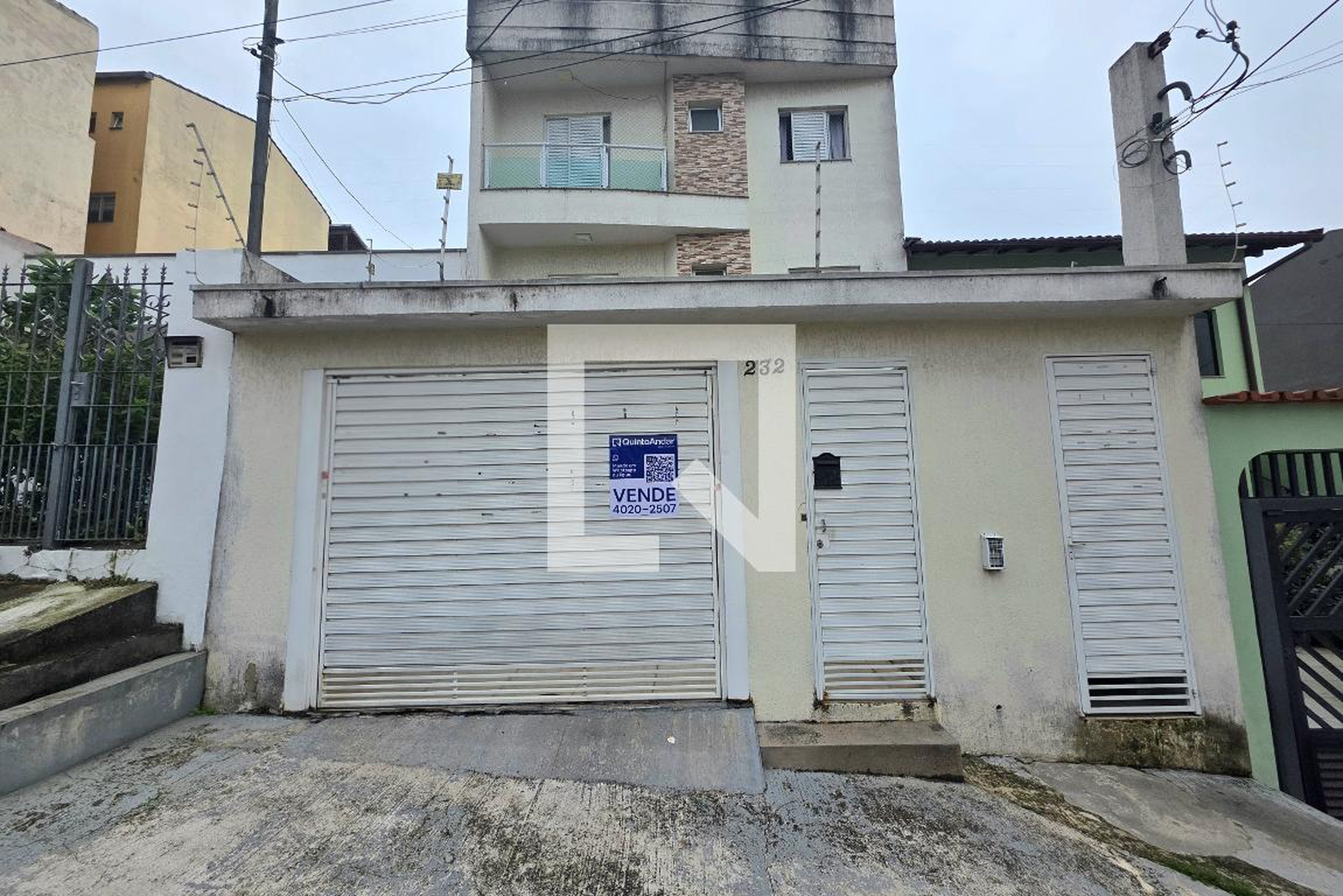 Fachada Condomínio em Rua Gibraltar, 232