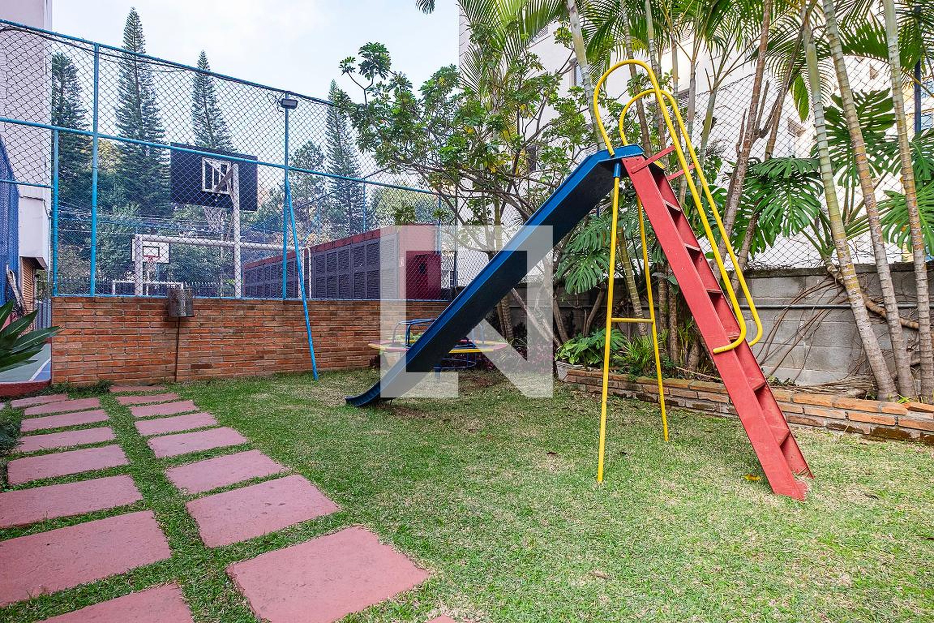 Playground - Purpurina